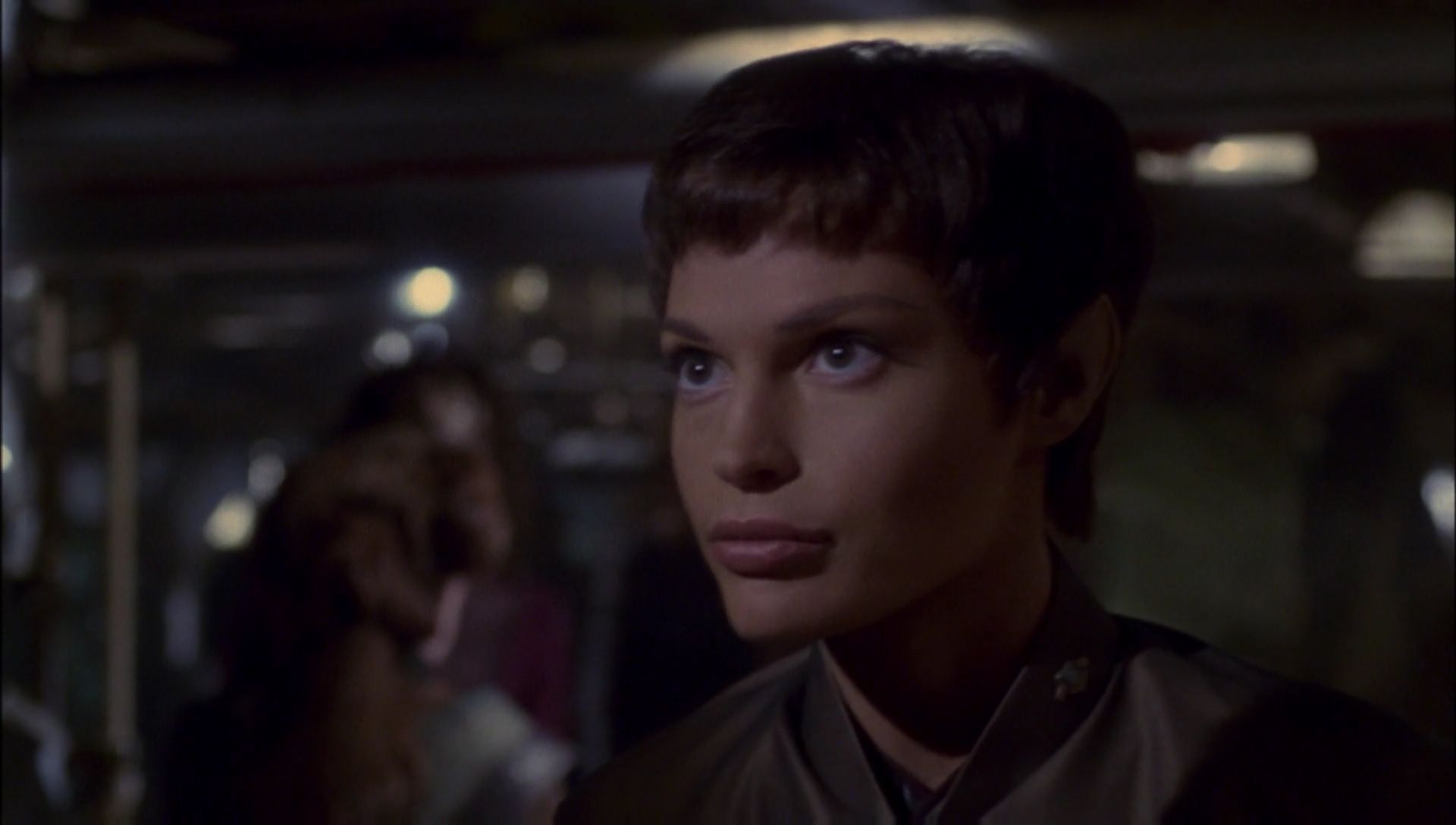 ariane179254_Enterprise_1x01-1x02_BrokenBow_3056.jpg