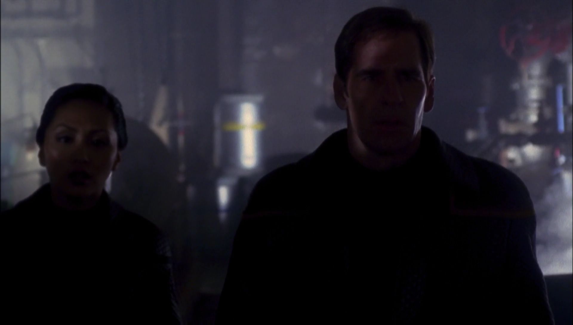 ariane179254_Enterprise_1x01-1x02_BrokenBow_3088.jpg