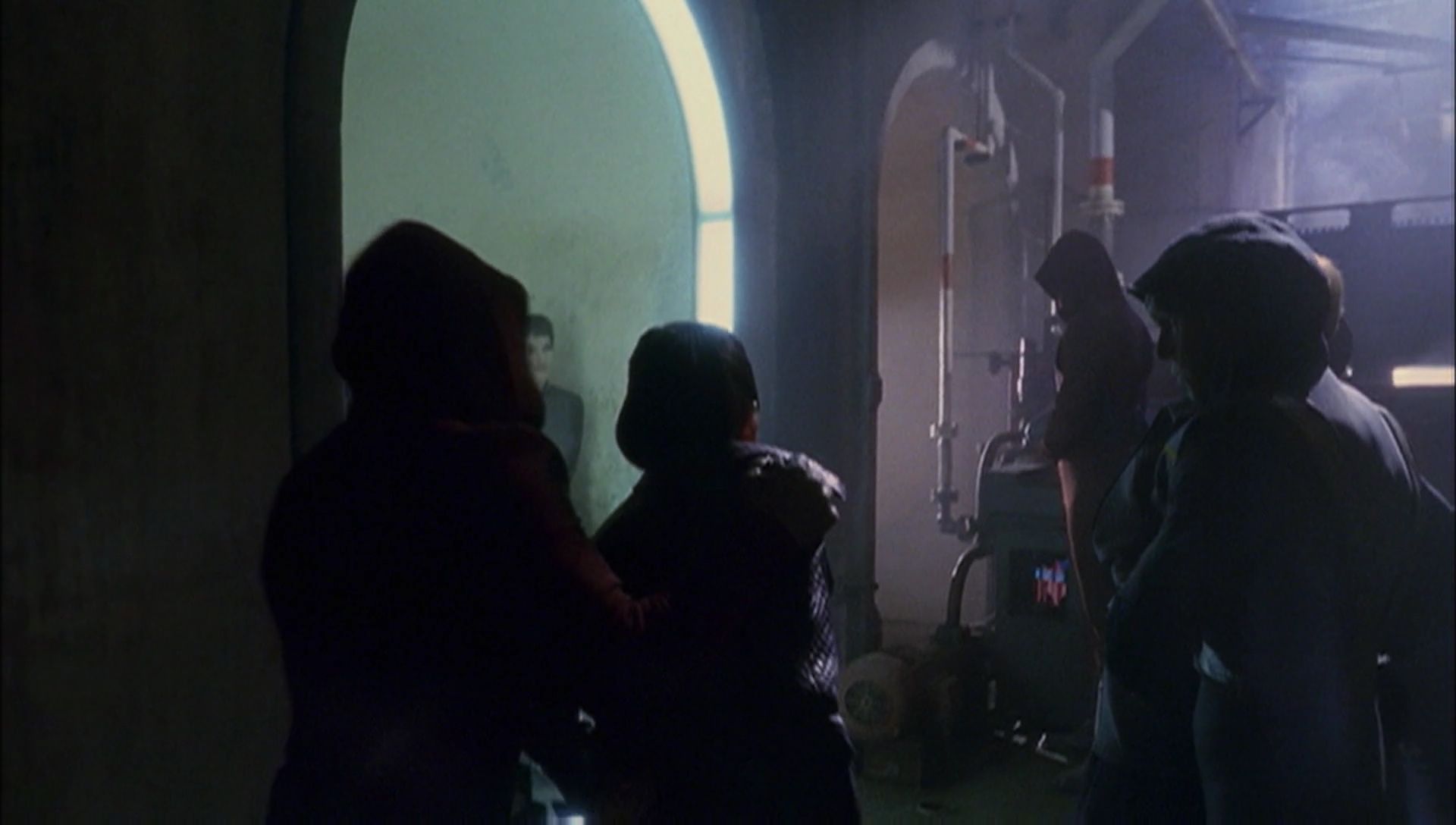 ariane179254_Enterprise_1x01-1x02_BrokenBow_3178.jpg