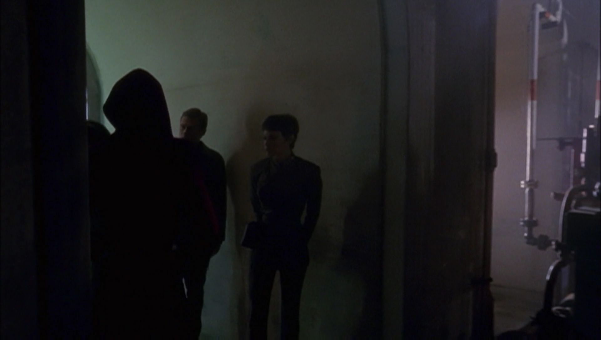 ariane179254_Enterprise_1x01-1x02_BrokenBow_3182.jpg
