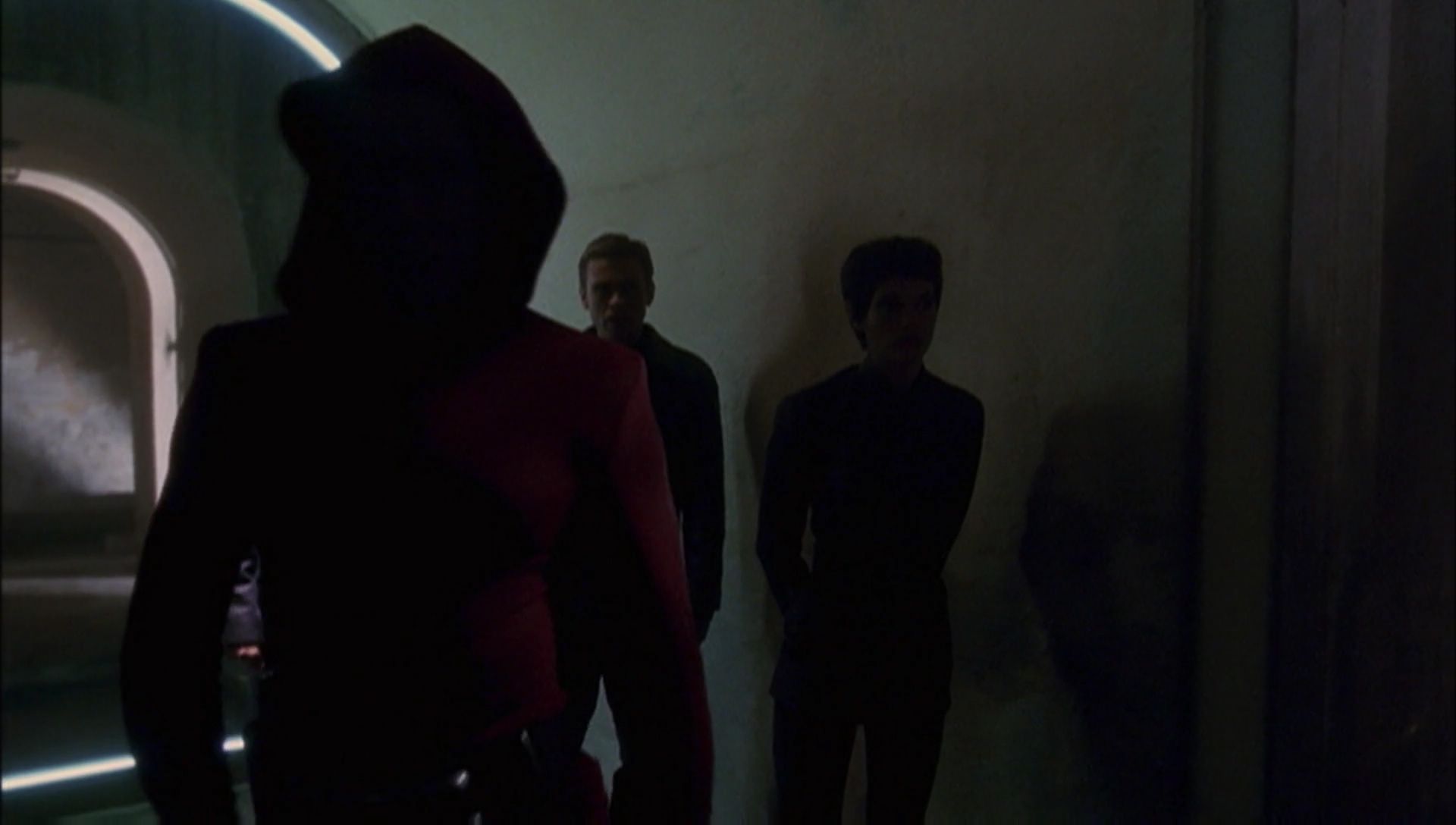 ariane179254_Enterprise_1x01-1x02_BrokenBow_3184.jpg