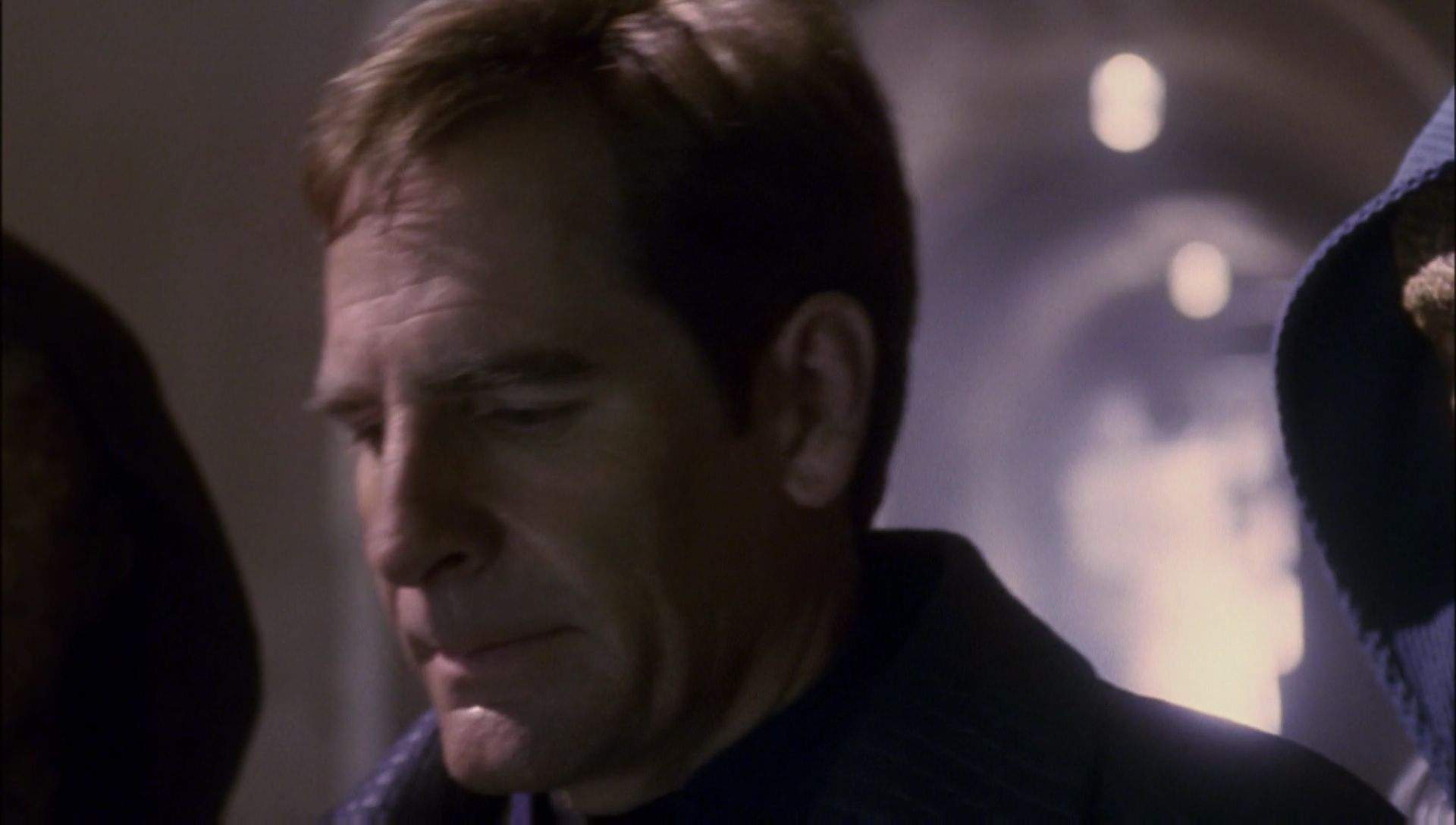 ariane179254_Enterprise_1x01-1x02_BrokenBow_3192.jpg