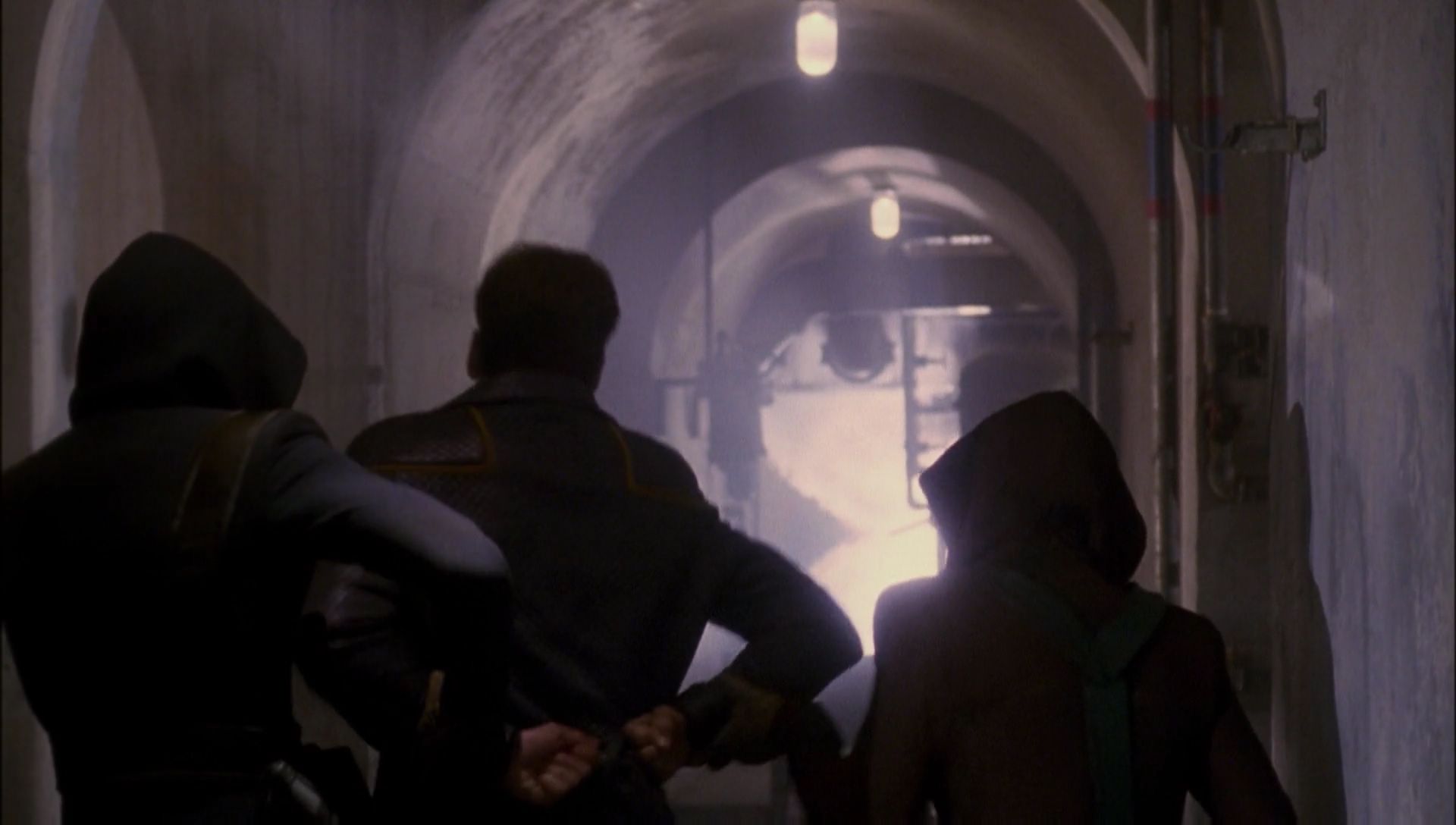 ariane179254_Enterprise_1x01-1x02_BrokenBow_3197.jpg