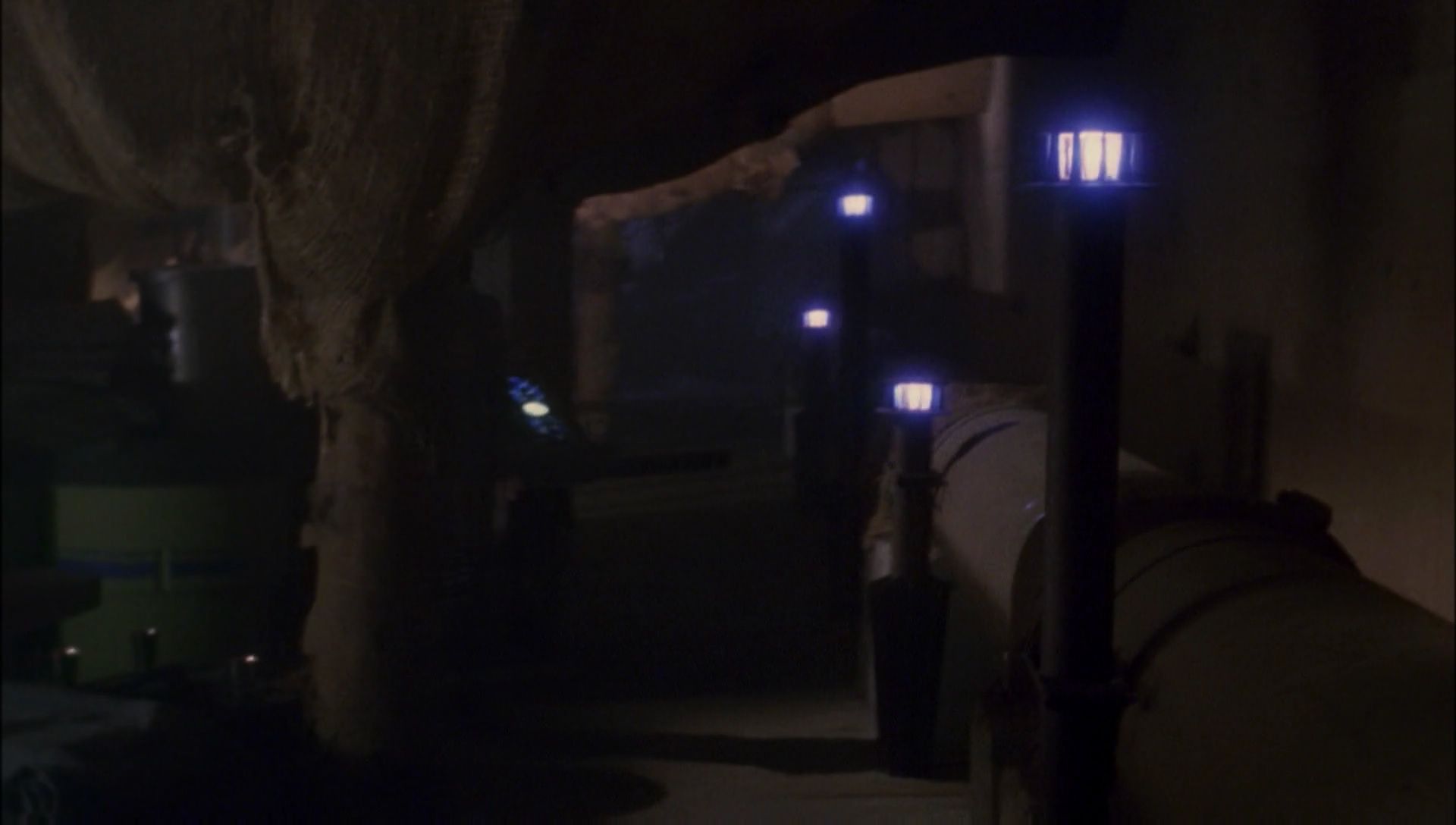 ariane179254_Enterprise_1x01-1x02_BrokenBow_3219.jpg