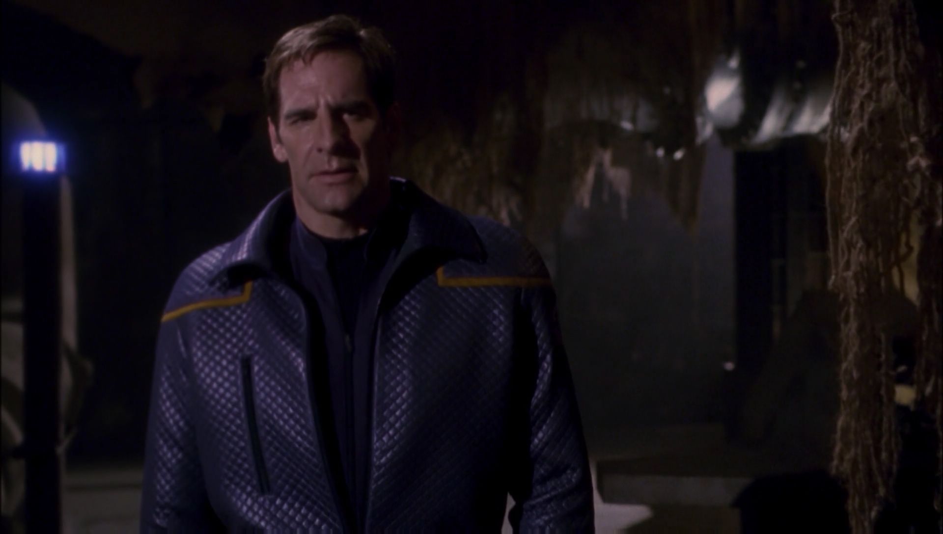 ariane179254_Enterprise_1x01-1x02_BrokenBow_3241.jpg