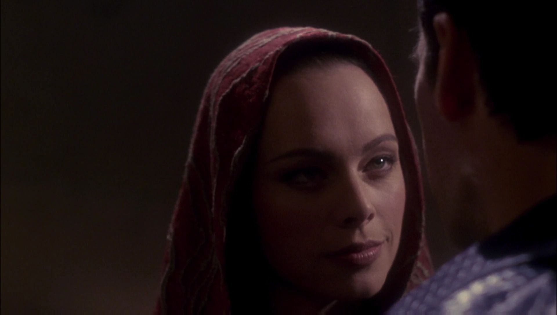 ariane179254_Enterprise_1x01-1x02_BrokenBow_3260.jpg