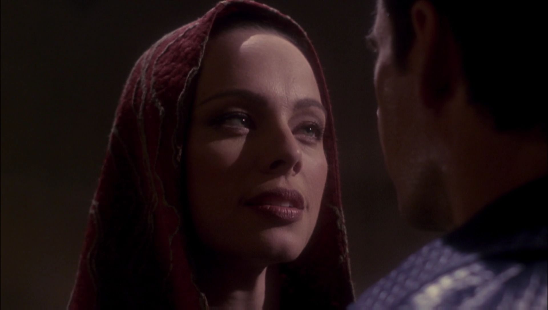 ariane179254_Enterprise_1x01-1x02_BrokenBow_3268.jpg
