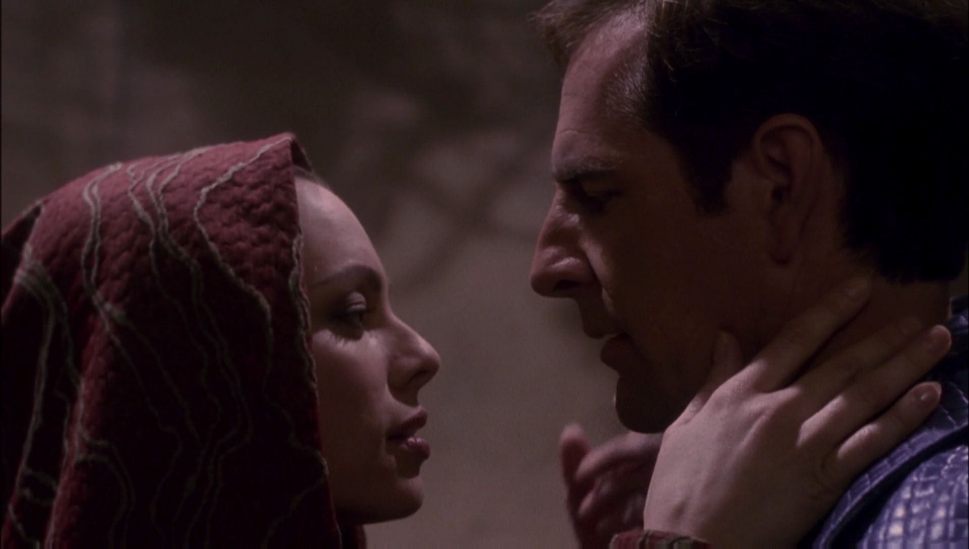 ariane179254_Enterprise_1x01-1x02_BrokenBow_3285.jpg