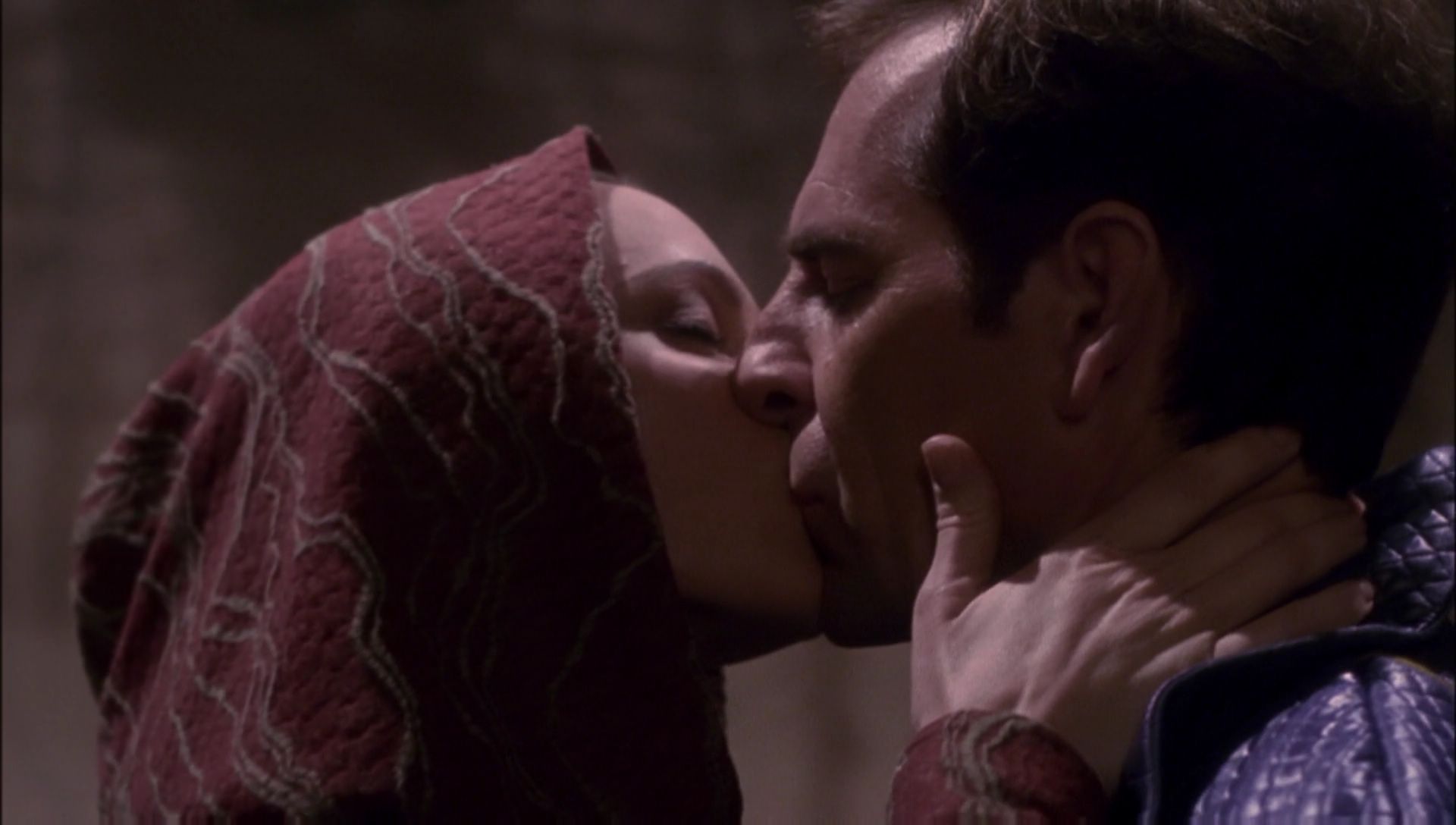 ariane179254_Enterprise_1x01-1x02_BrokenBow_3287.jpg