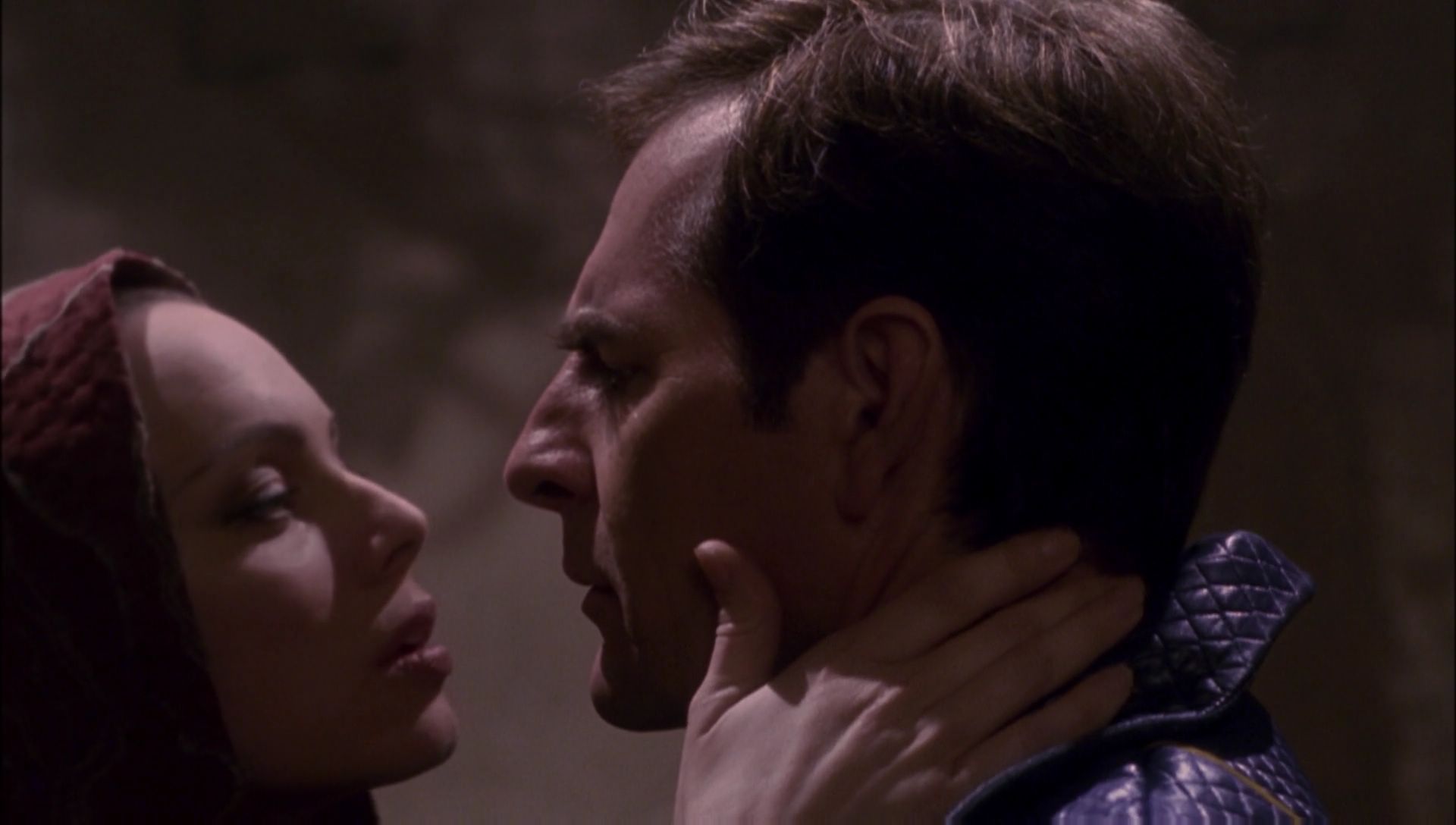 ariane179254_Enterprise_1x01-1x02_BrokenBow_3293.jpg