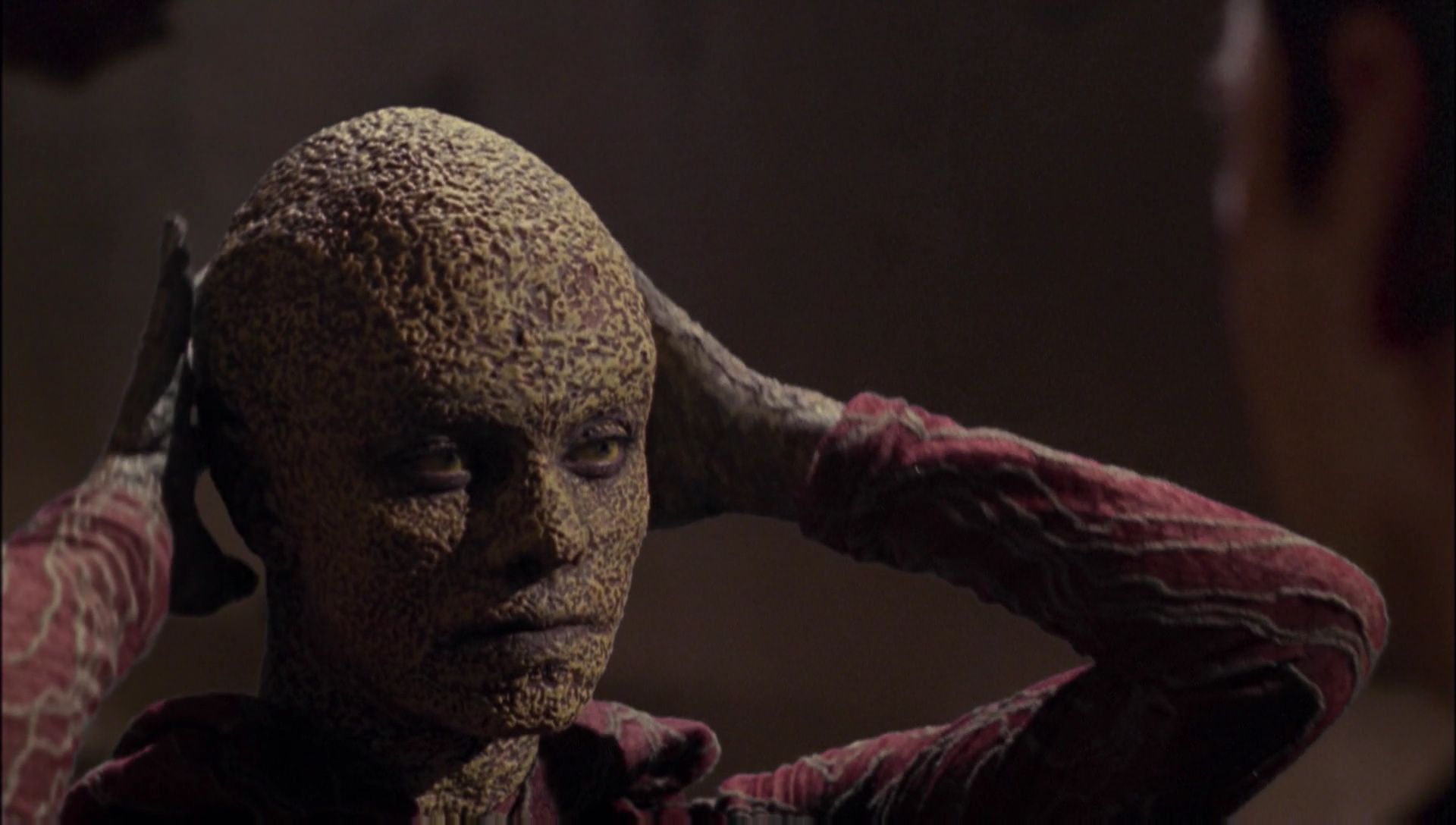 ariane179254_Enterprise_1x01-1x02_BrokenBow_3306.jpg