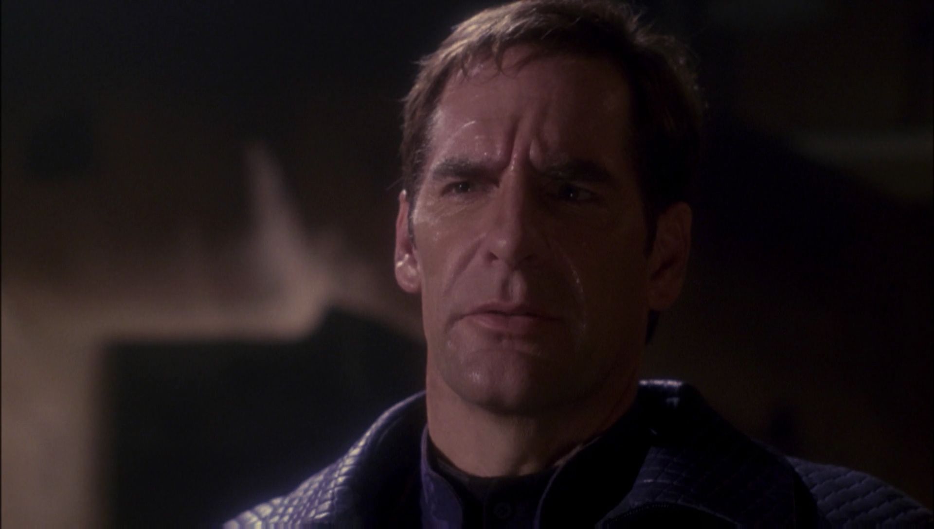 ariane179254_Enterprise_1x01-1x02_BrokenBow_3314.jpg