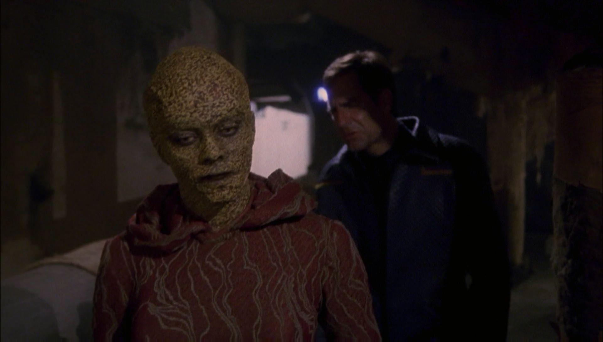 ariane179254_Enterprise_1x01-1x02_BrokenBow_3324.jpg