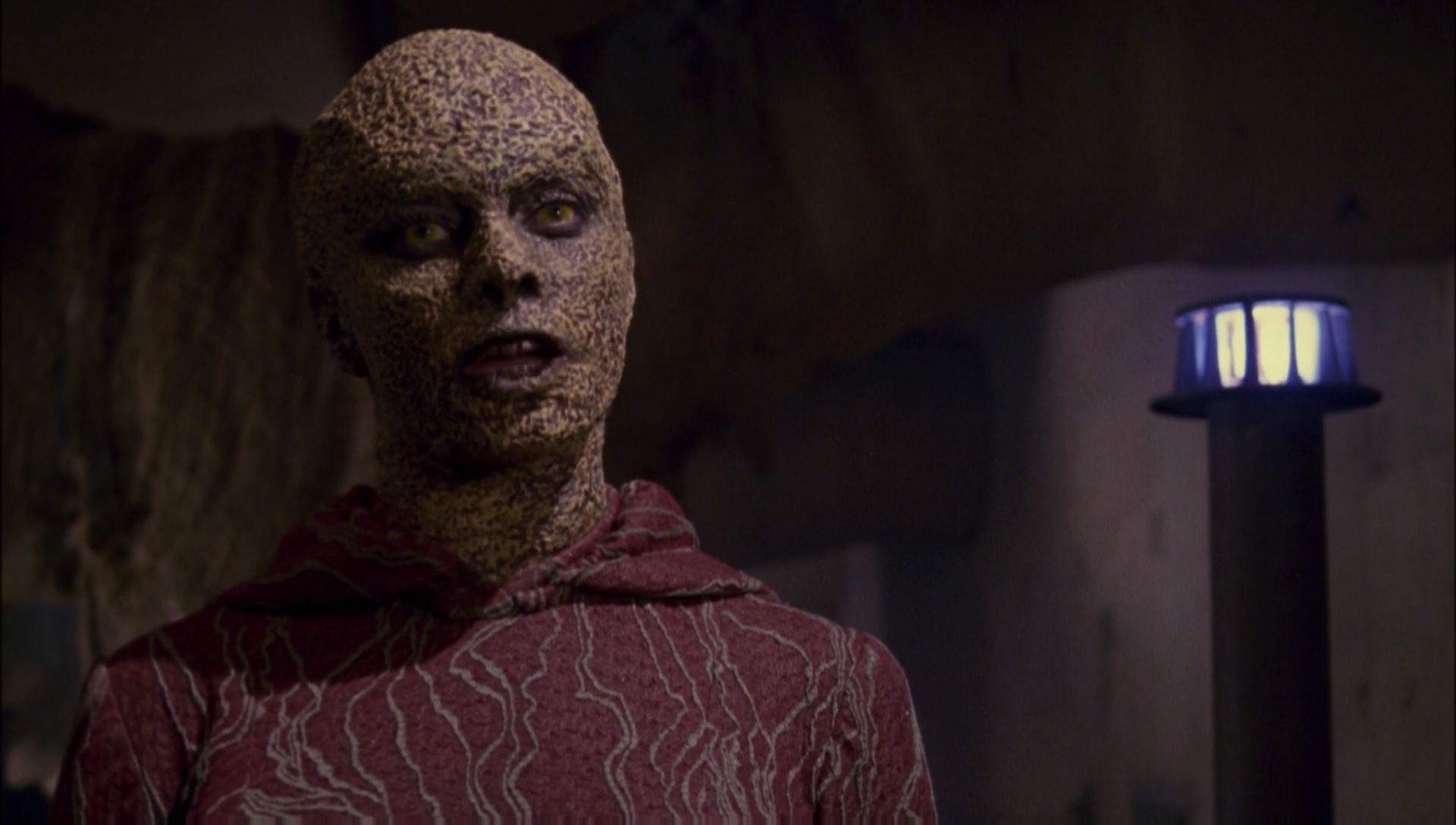 ariane179254_Enterprise_1x01-1x02_BrokenBow_3350.jpg