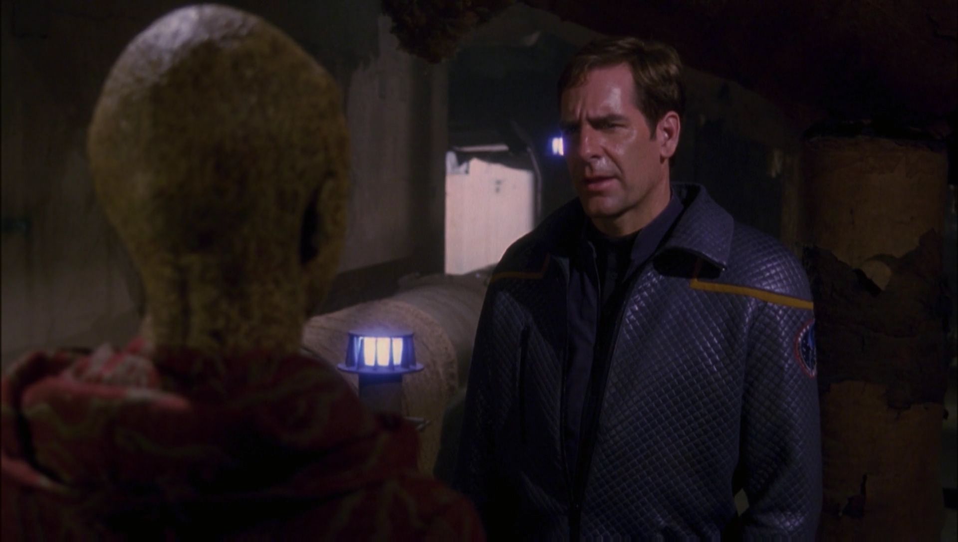 ariane179254_Enterprise_1x01-1x02_BrokenBow_3362.jpg