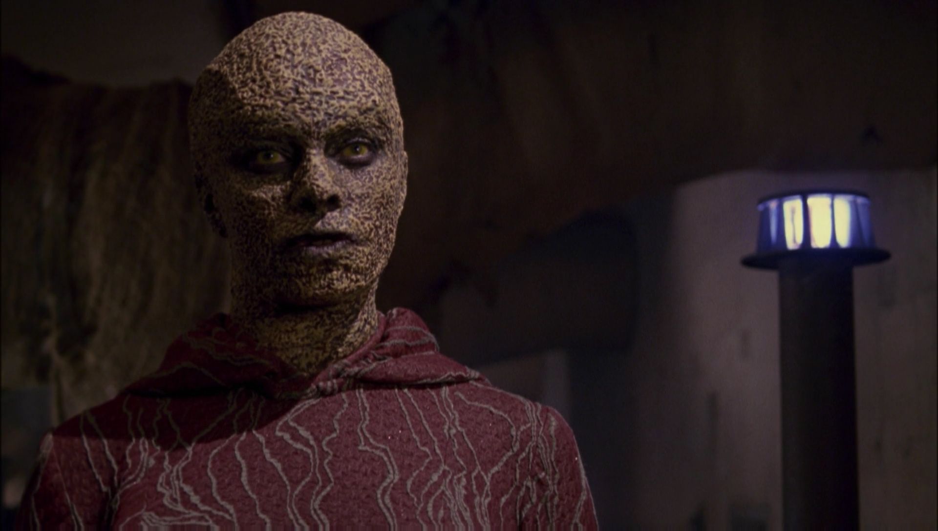 ariane179254_Enterprise_1x01-1x02_BrokenBow_3376.jpg