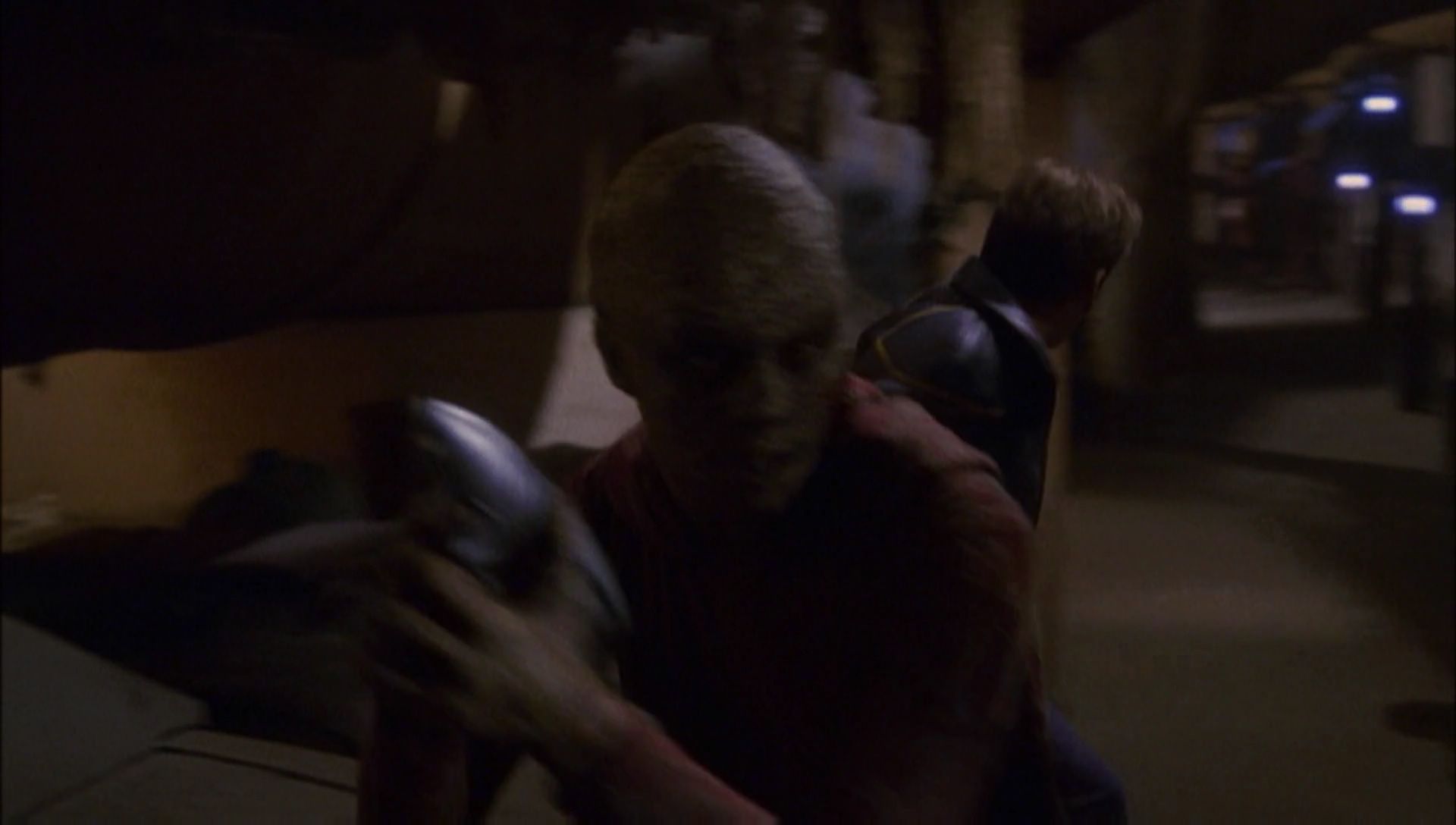 ariane179254_Enterprise_1x01-1x02_BrokenBow_3389.jpg