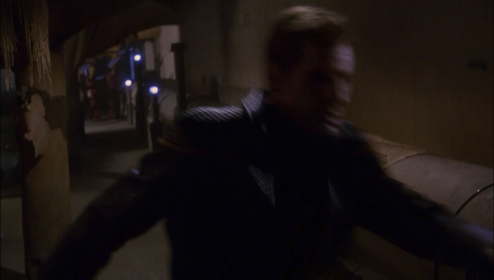 ariane179254_Enterprise_1x01-1x02_BrokenBow_3390.jpg