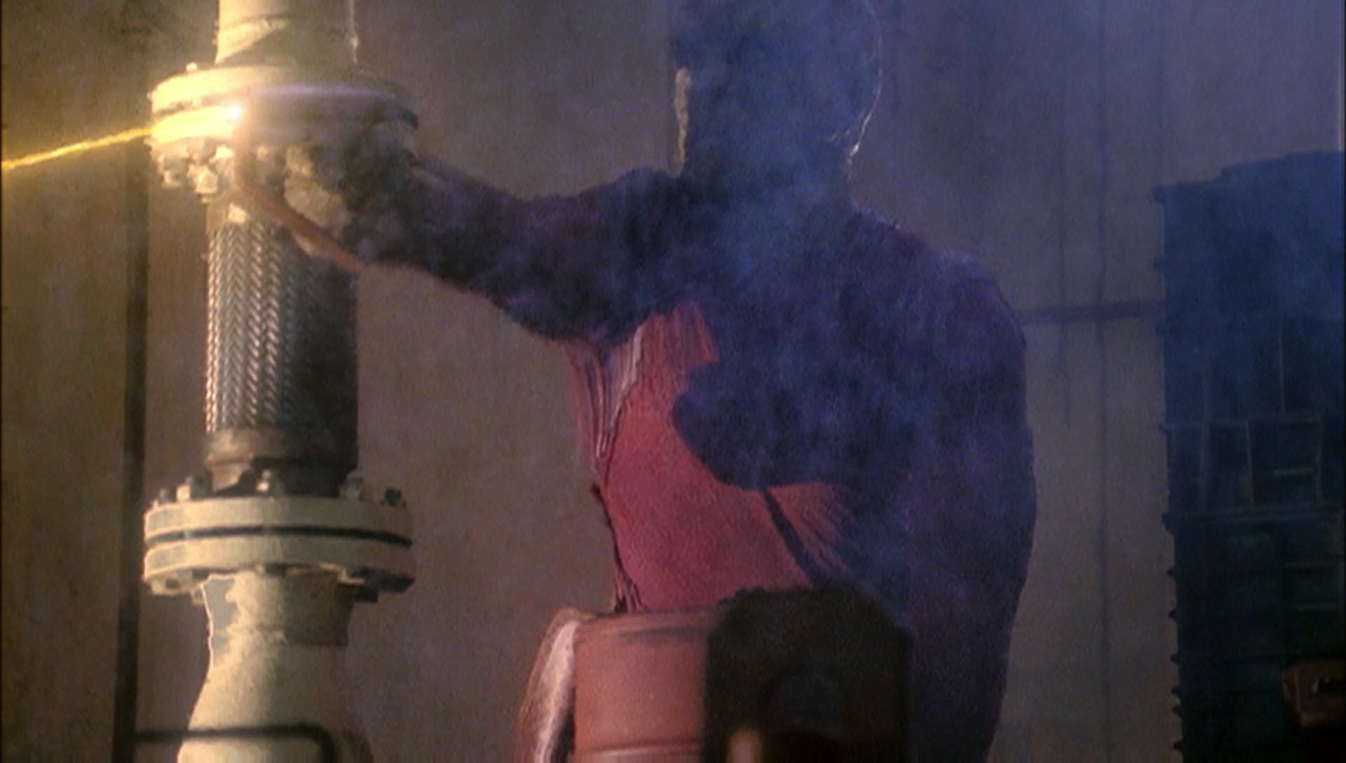 ariane179254_Enterprise_1x01-1x02_BrokenBow_3398.jpg