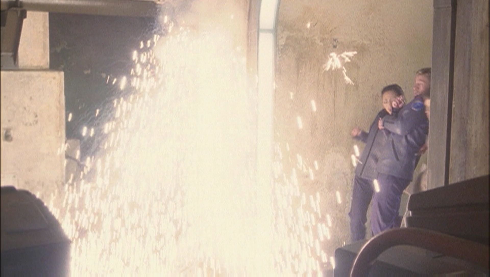ariane179254_Enterprise_1x01-1x02_BrokenBow_3399.jpg