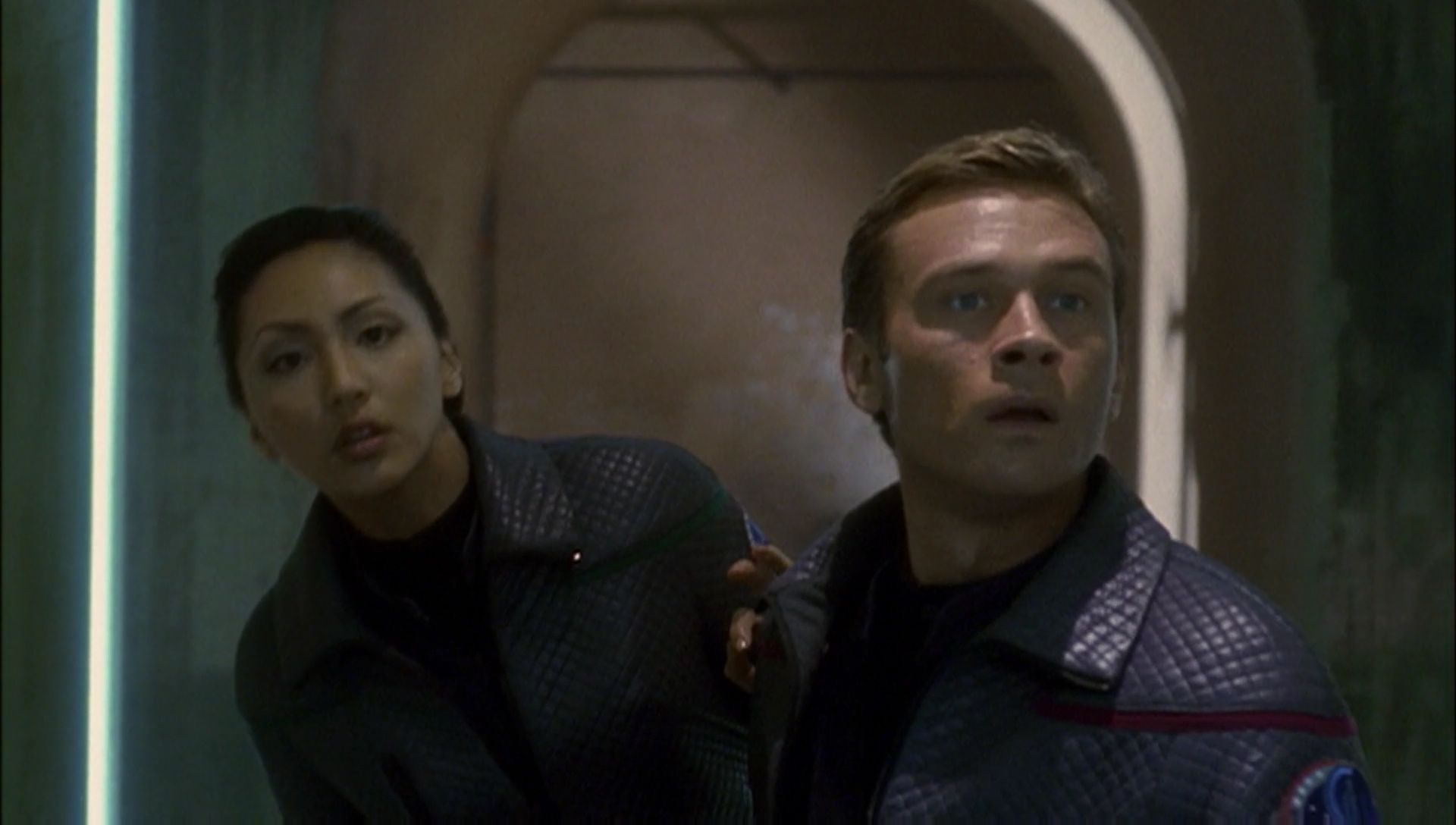 ariane179254_Enterprise_1x01-1x02_BrokenBow_3407.jpg