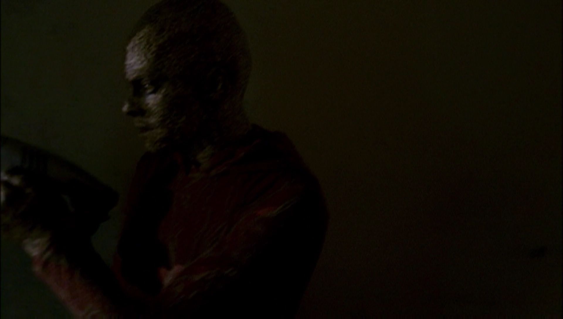 ariane179254_Enterprise_1x01-1x02_BrokenBow_3411.jpg