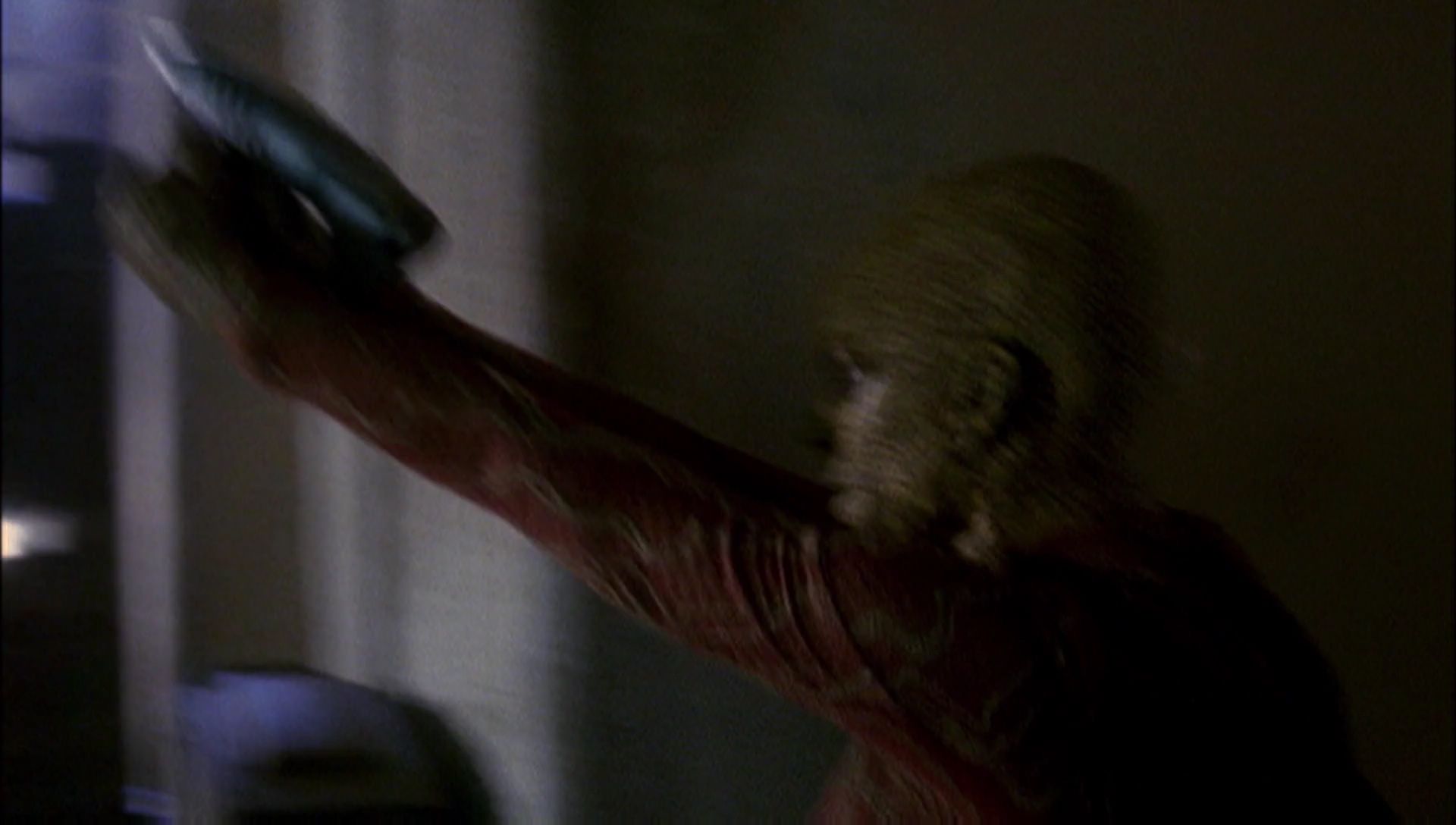 ariane179254_Enterprise_1x01-1x02_BrokenBow_3414.jpg