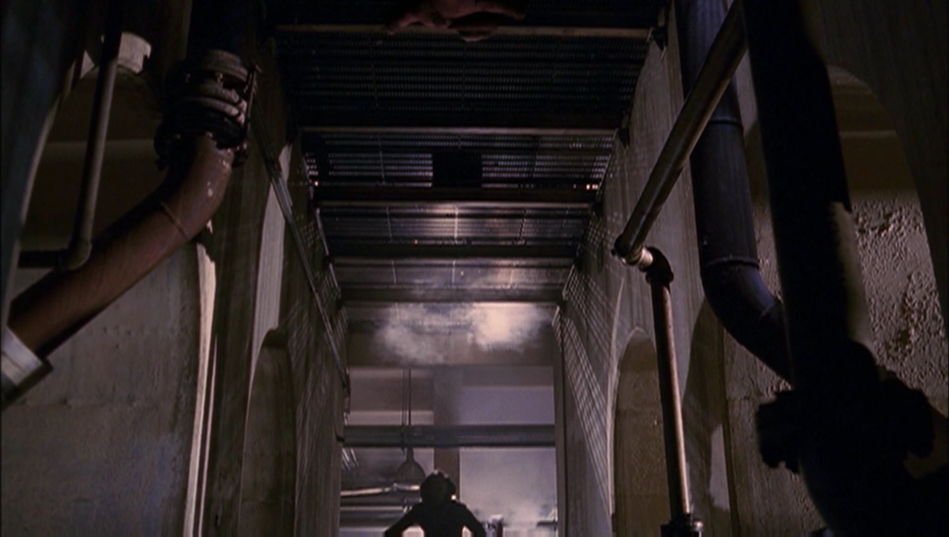 ariane179254_Enterprise_1x01-1x02_BrokenBow_3436.jpg