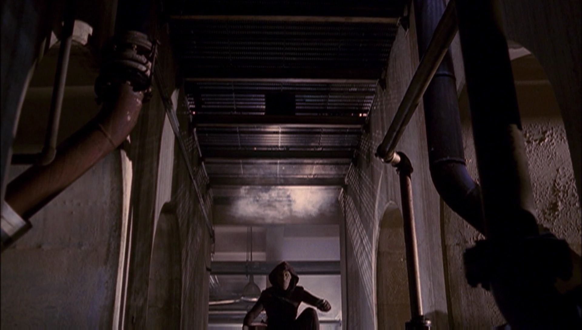 ariane179254_Enterprise_1x01-1x02_BrokenBow_3440.jpg