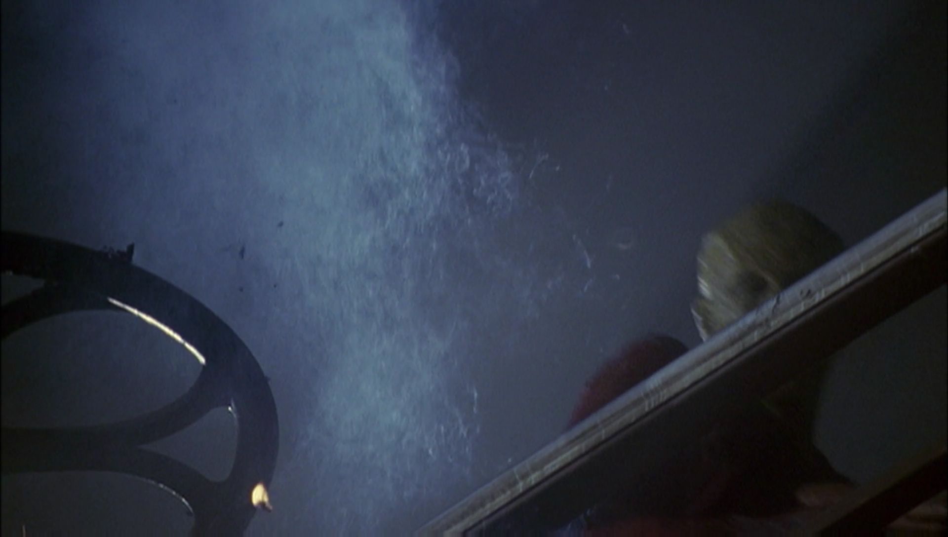 ariane179254_Enterprise_1x01-1x02_BrokenBow_3464.jpg