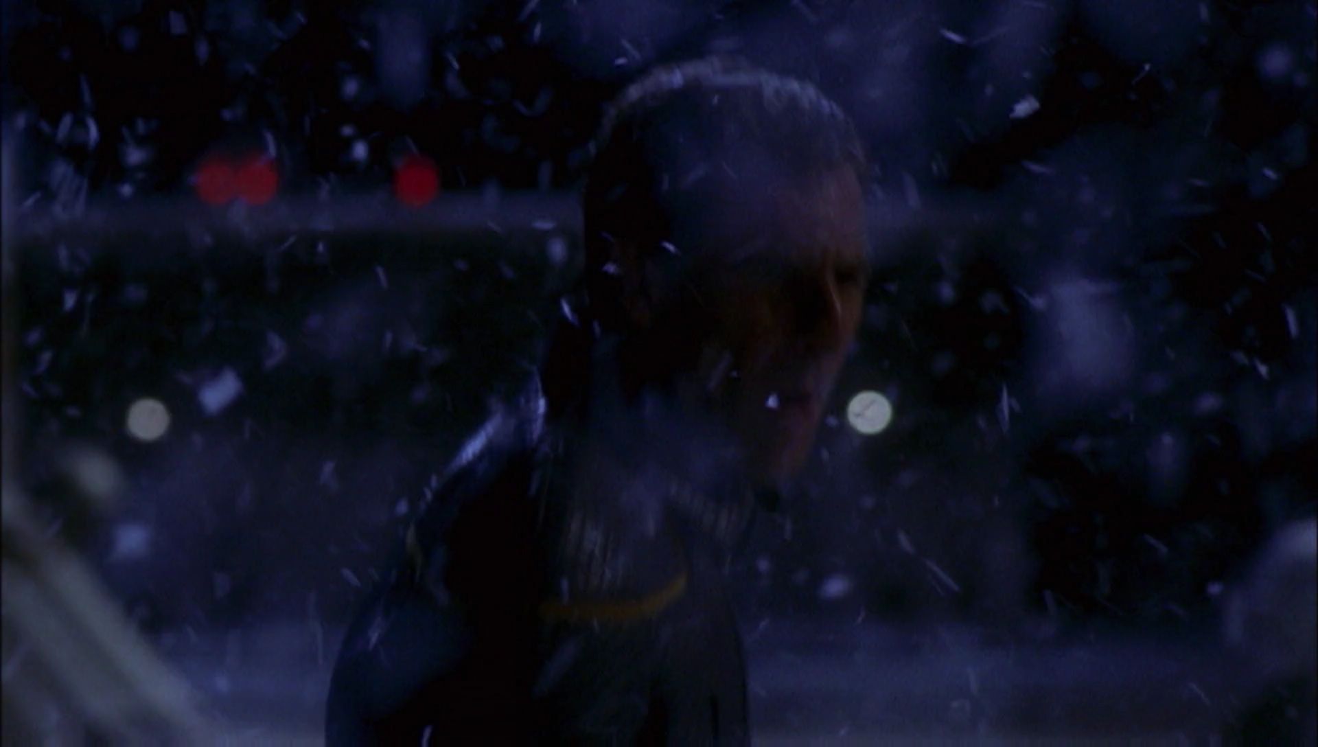 ariane179254_Enterprise_1x01-1x02_BrokenBow_3516.jpg