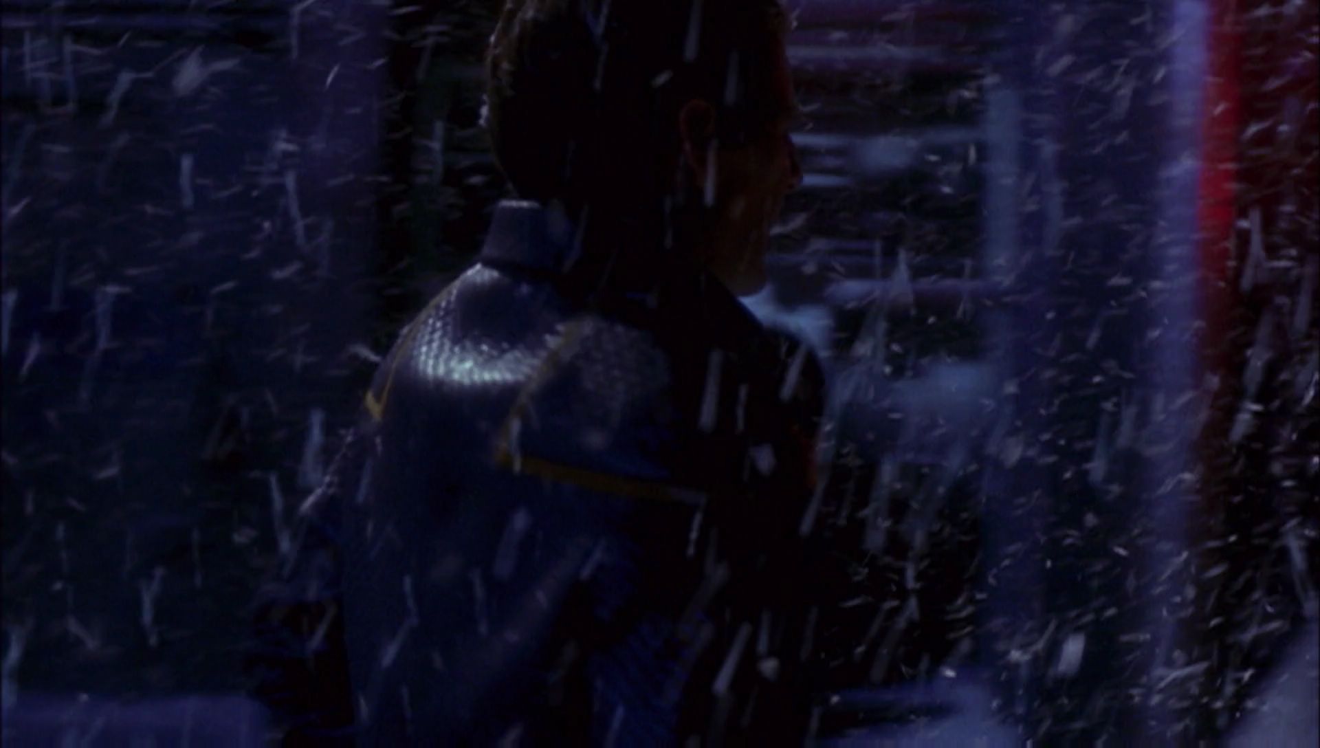 ariane179254_Enterprise_1x01-1x02_BrokenBow_3551.jpg