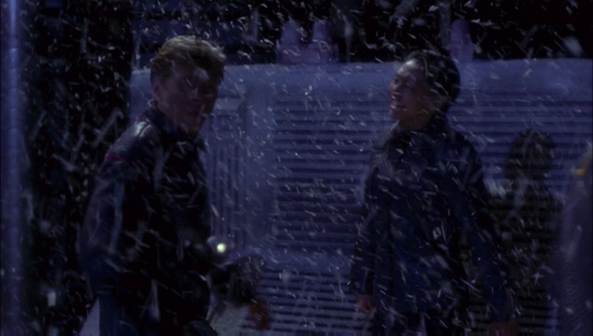 ariane179254_Enterprise_1x01-1x02_BrokenBow_3553.jpg