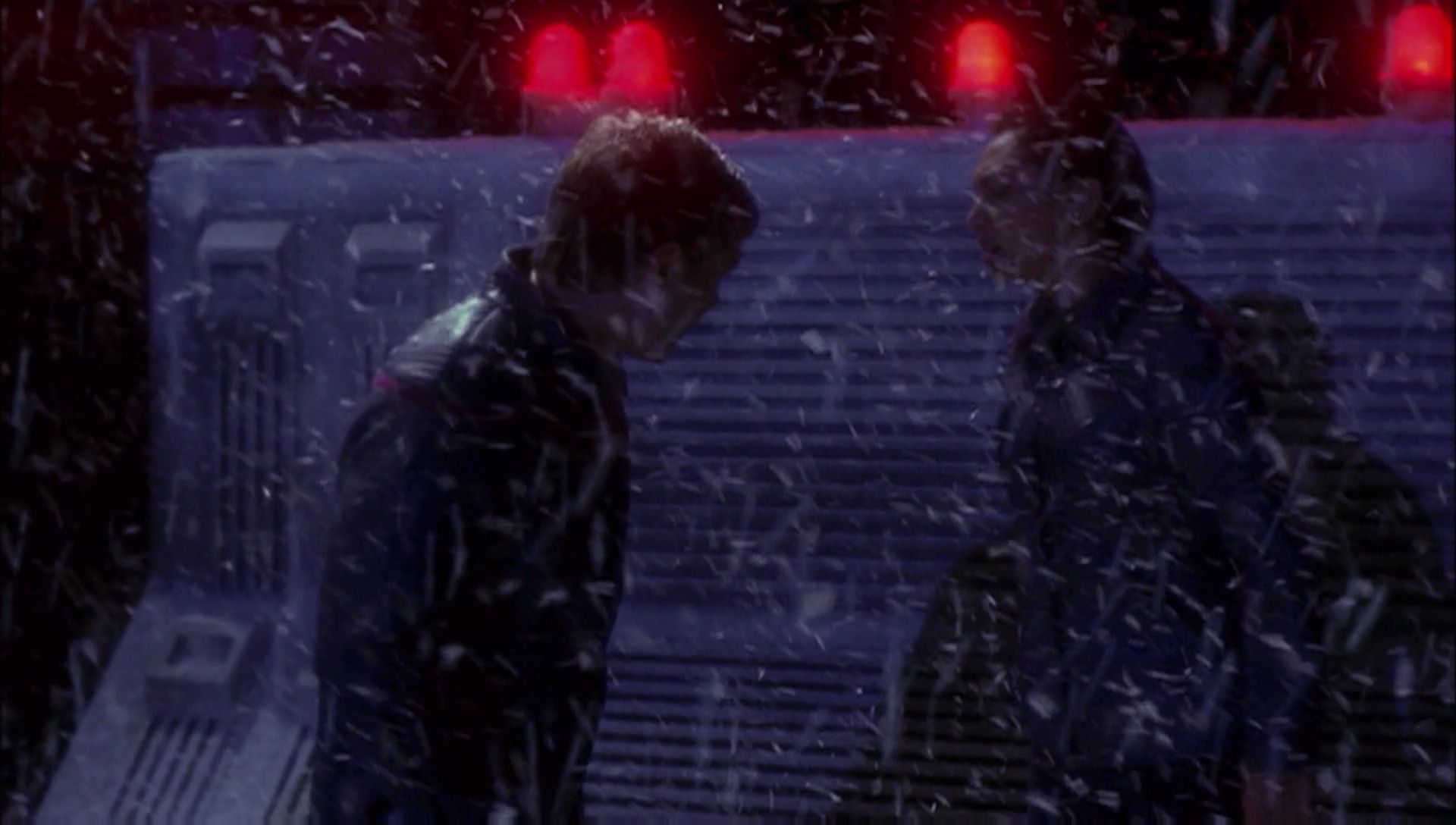ariane179254_Enterprise_1x01-1x02_BrokenBow_3554.jpg
