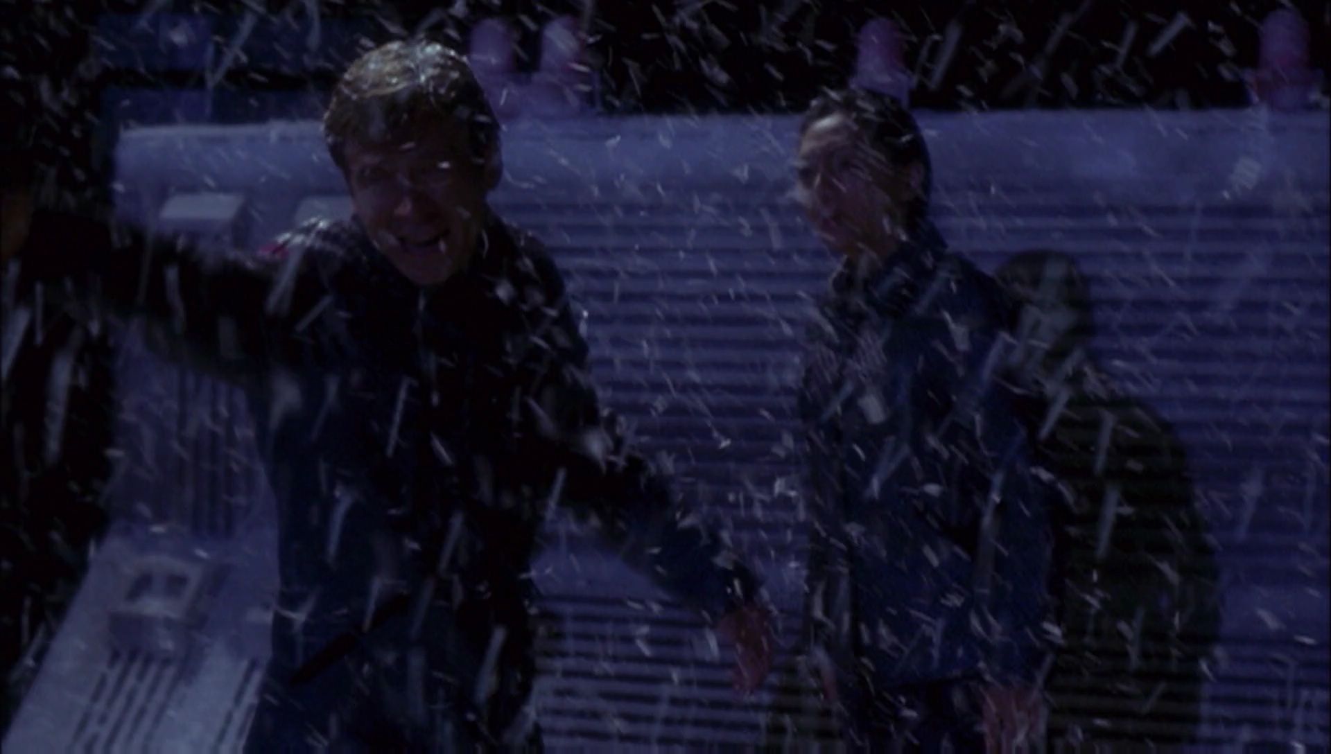 ariane179254_Enterprise_1x01-1x02_BrokenBow_3555.jpg