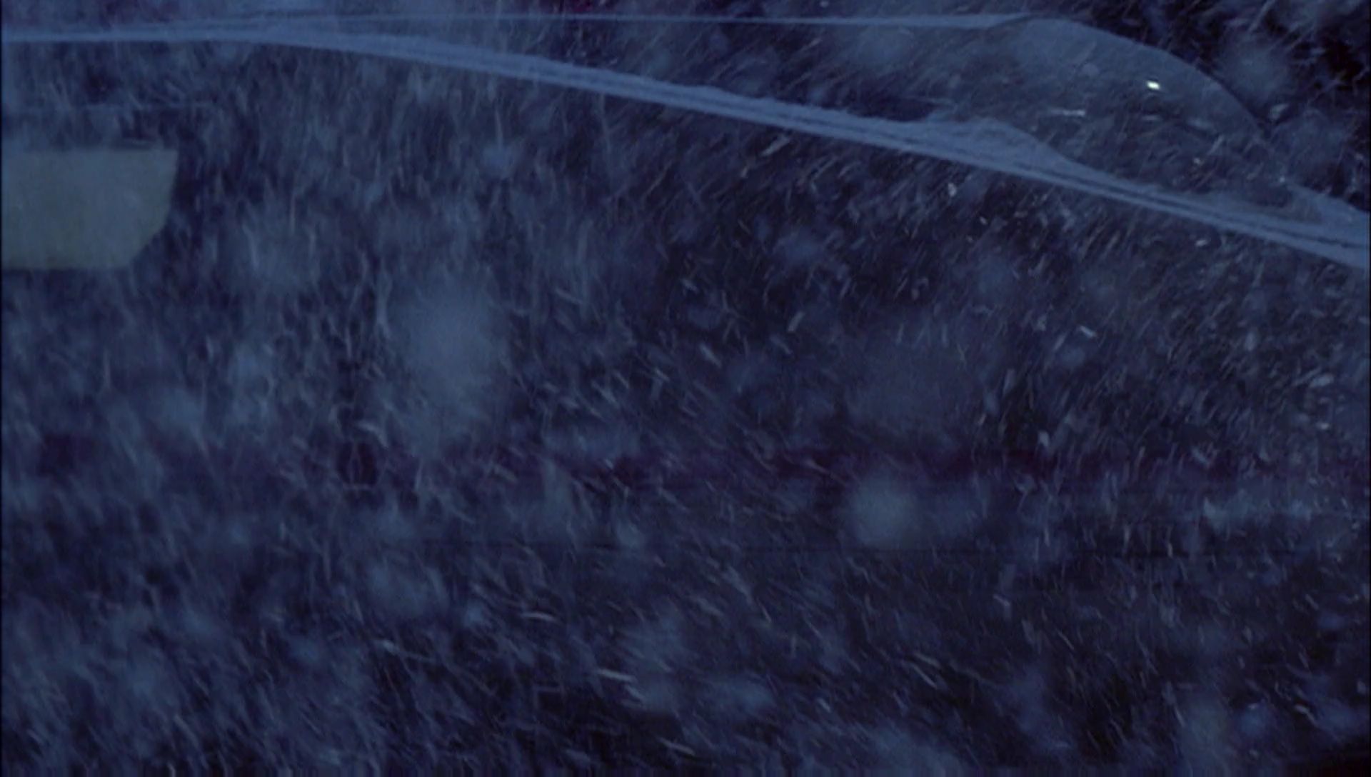 ariane179254_Enterprise_1x01-1x02_BrokenBow_3572.jpg