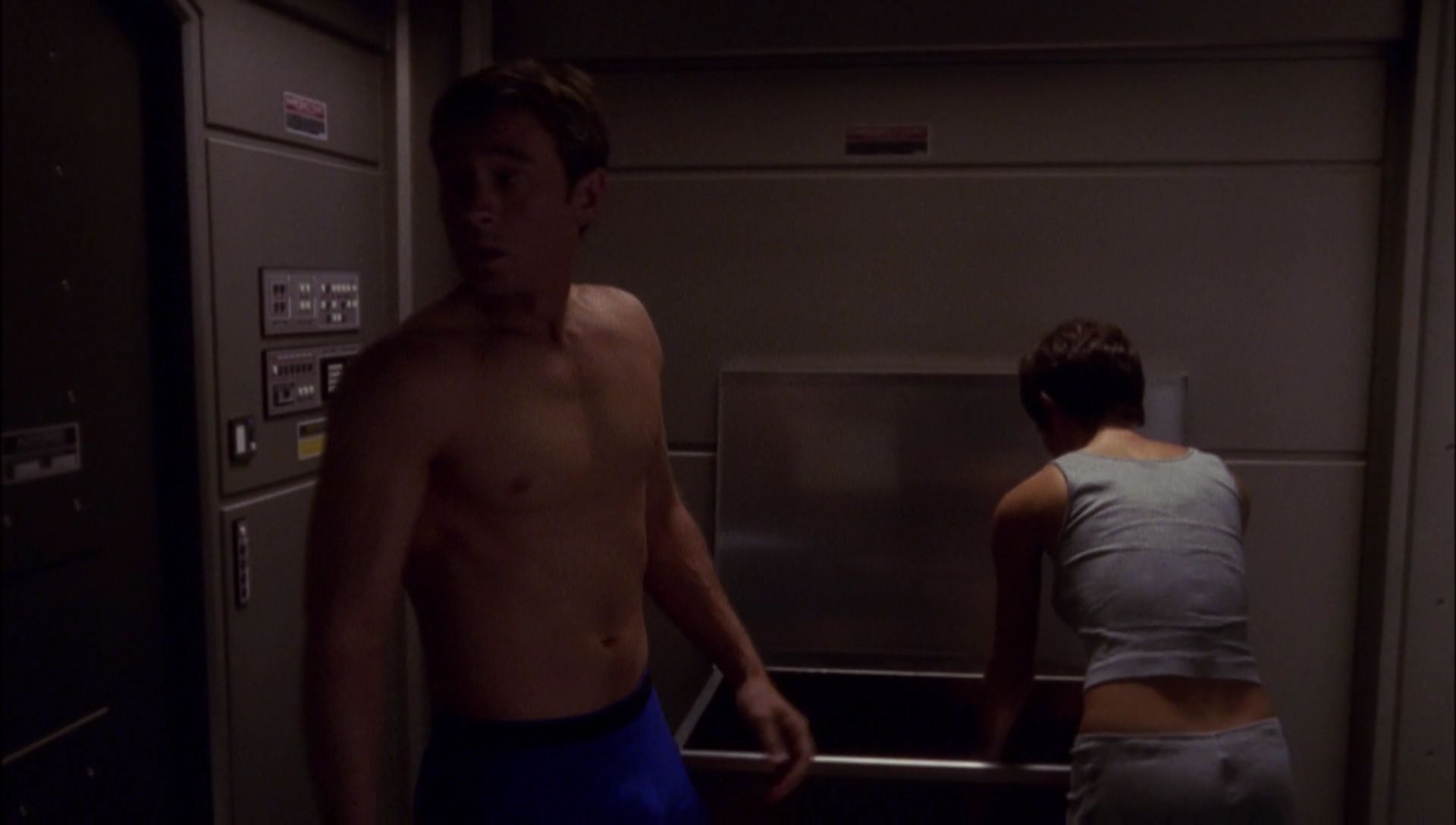 ariane179254_Enterprise_1x01-1x02_BrokenBow_3812.jpg
