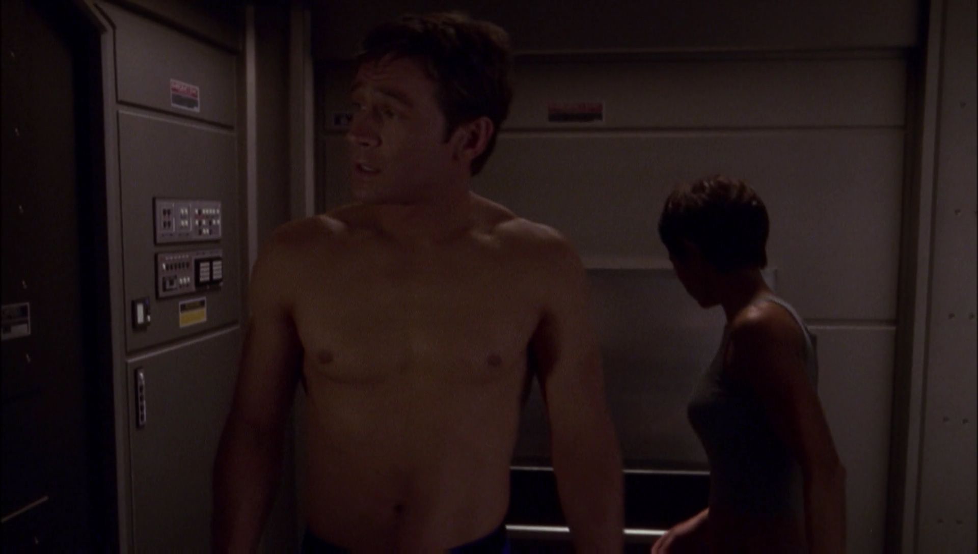 ariane179254_Enterprise_1x01-1x02_BrokenBow_3813.jpg