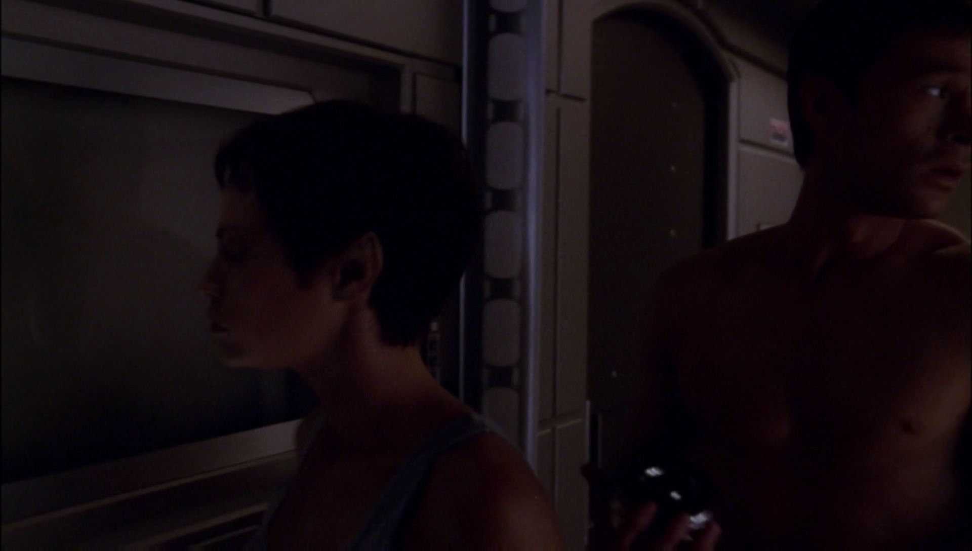 ariane179254_Enterprise_1x01-1x02_BrokenBow_3836.jpg