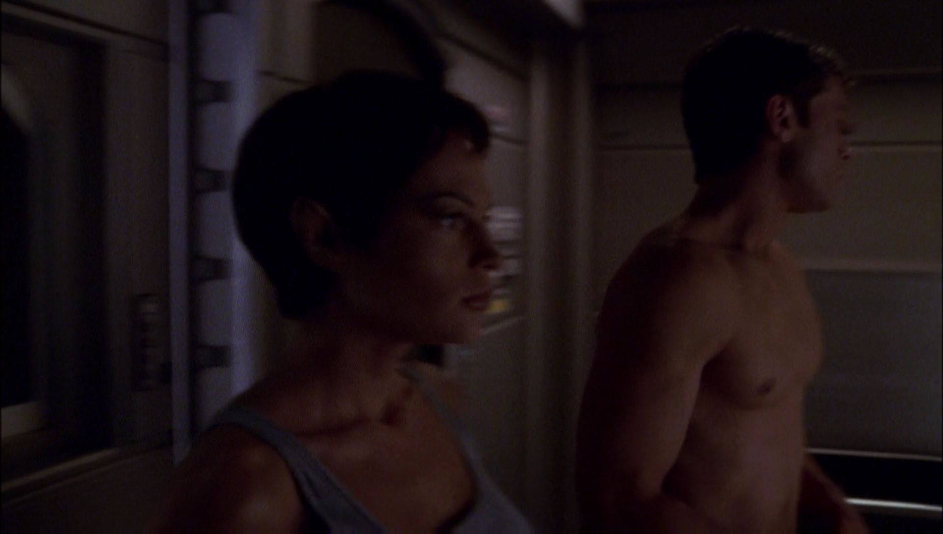 ariane179254_Enterprise_1x01-1x02_BrokenBow_3837.jpg