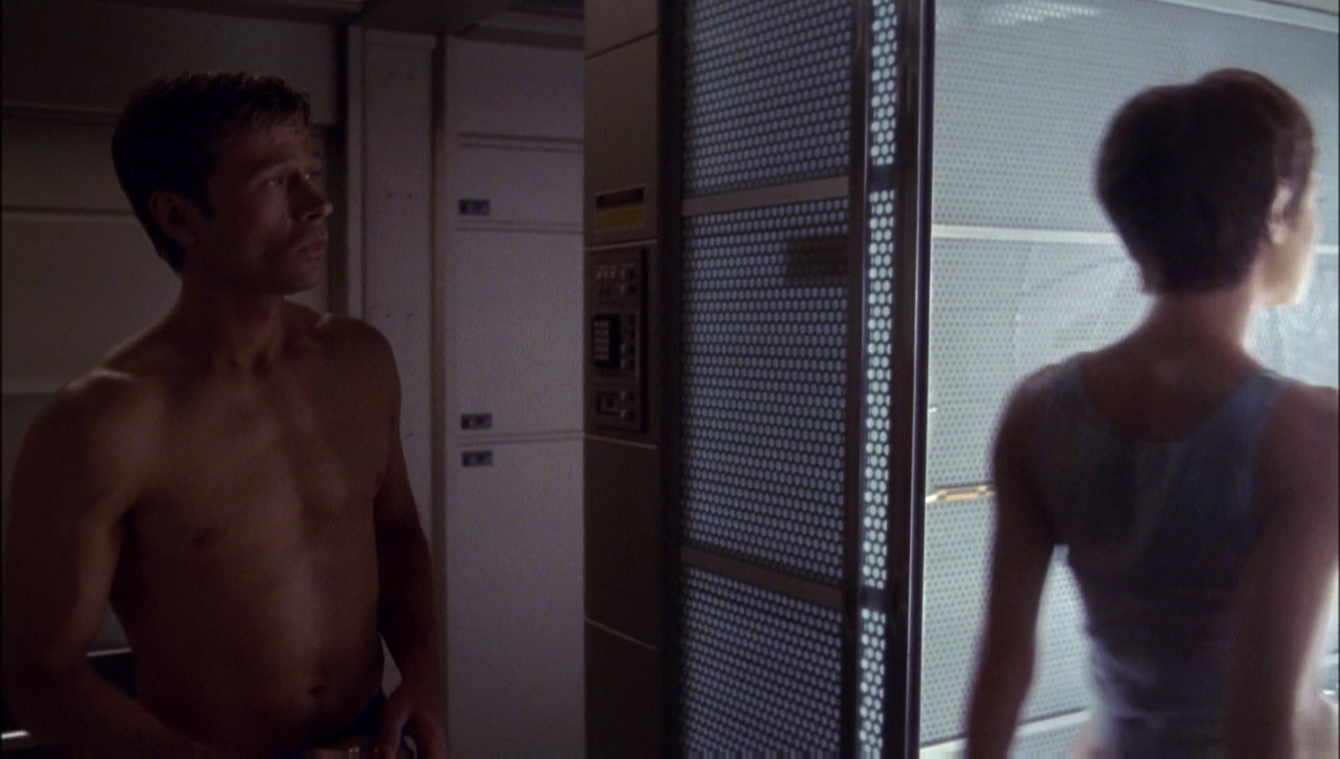 ariane179254_Enterprise_1x01-1x02_BrokenBow_3841.jpg
