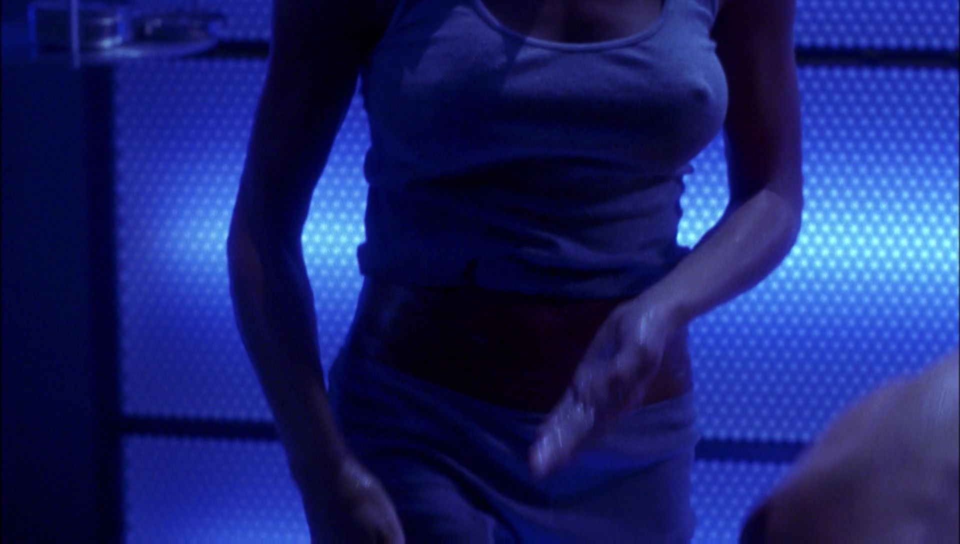 ariane179254_Enterprise_1x01-1x02_BrokenBow_3881.jpg