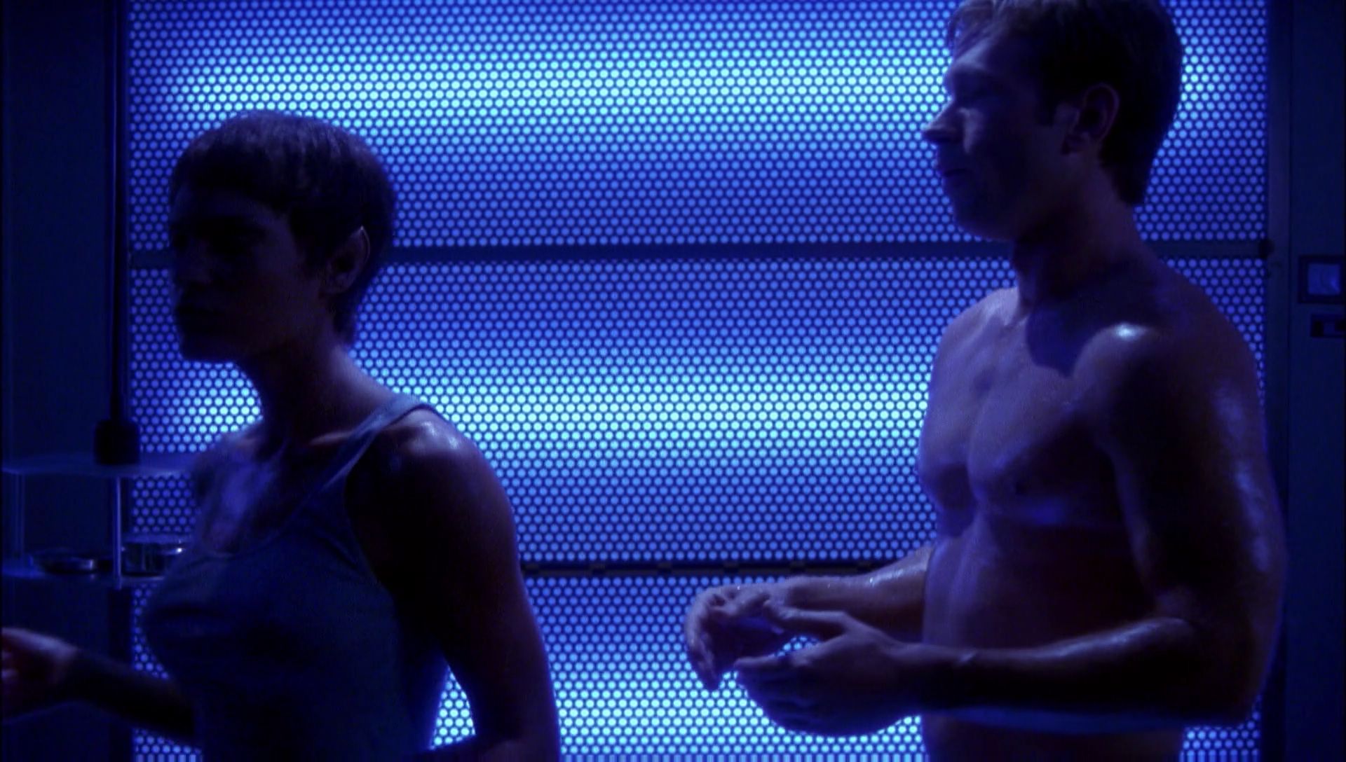 ariane179254_Enterprise_1x01-1x02_BrokenBow_3890.jpg