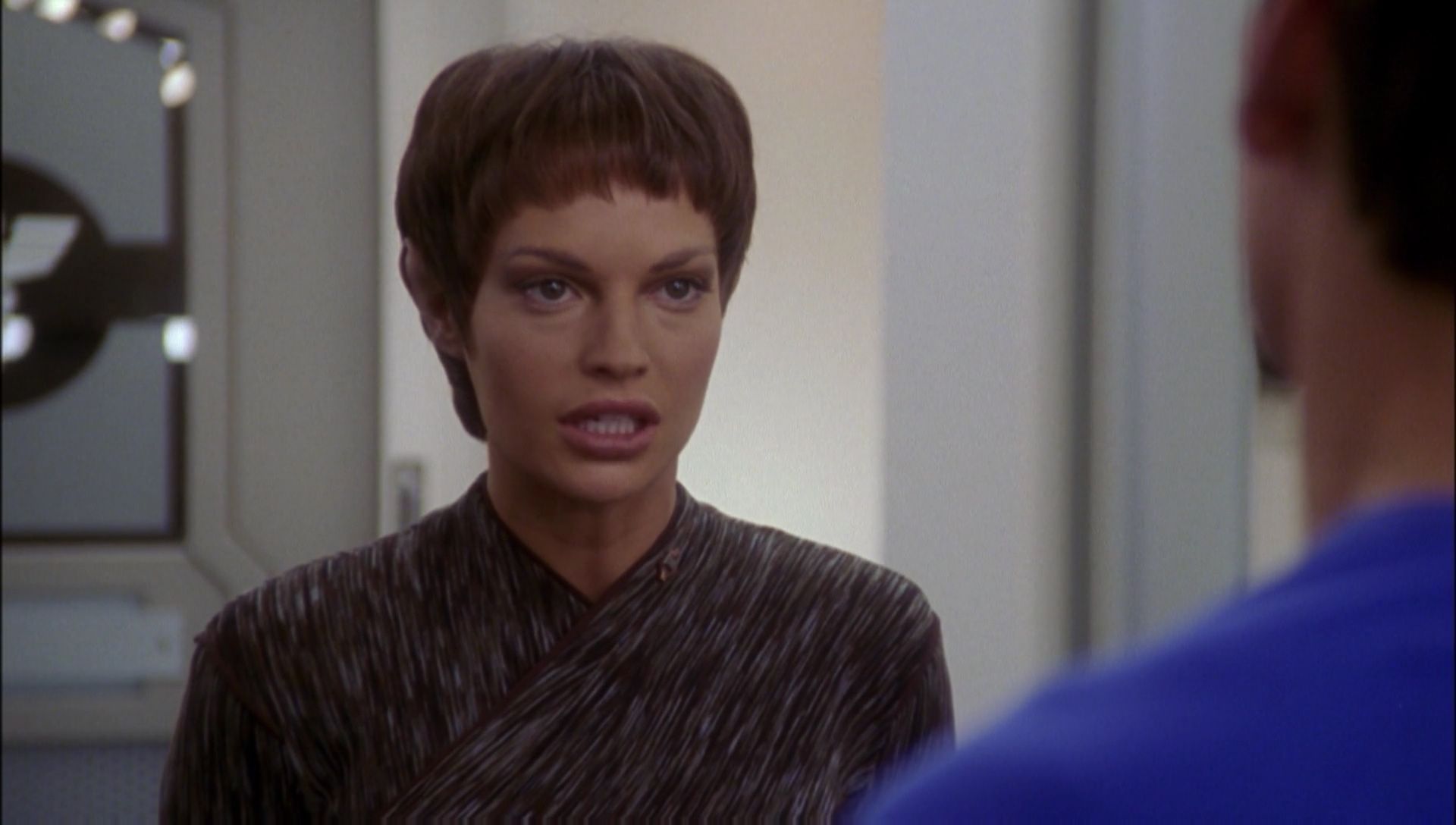 ariane179254_Enterprise_1x01-1x02_BrokenBow_4086.jpg