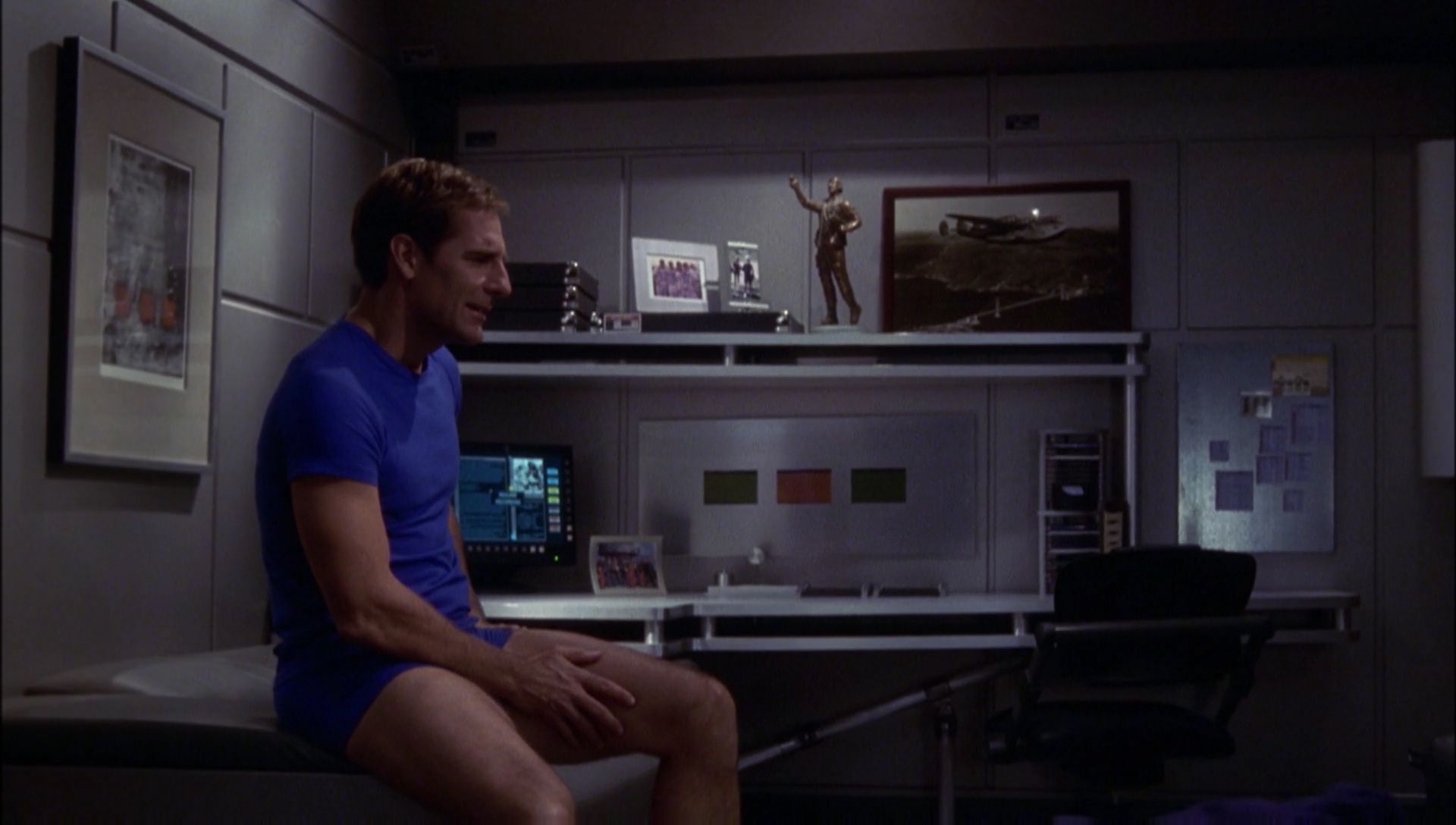 ariane179254_Enterprise_1x01-1x02_BrokenBow_4135.jpg