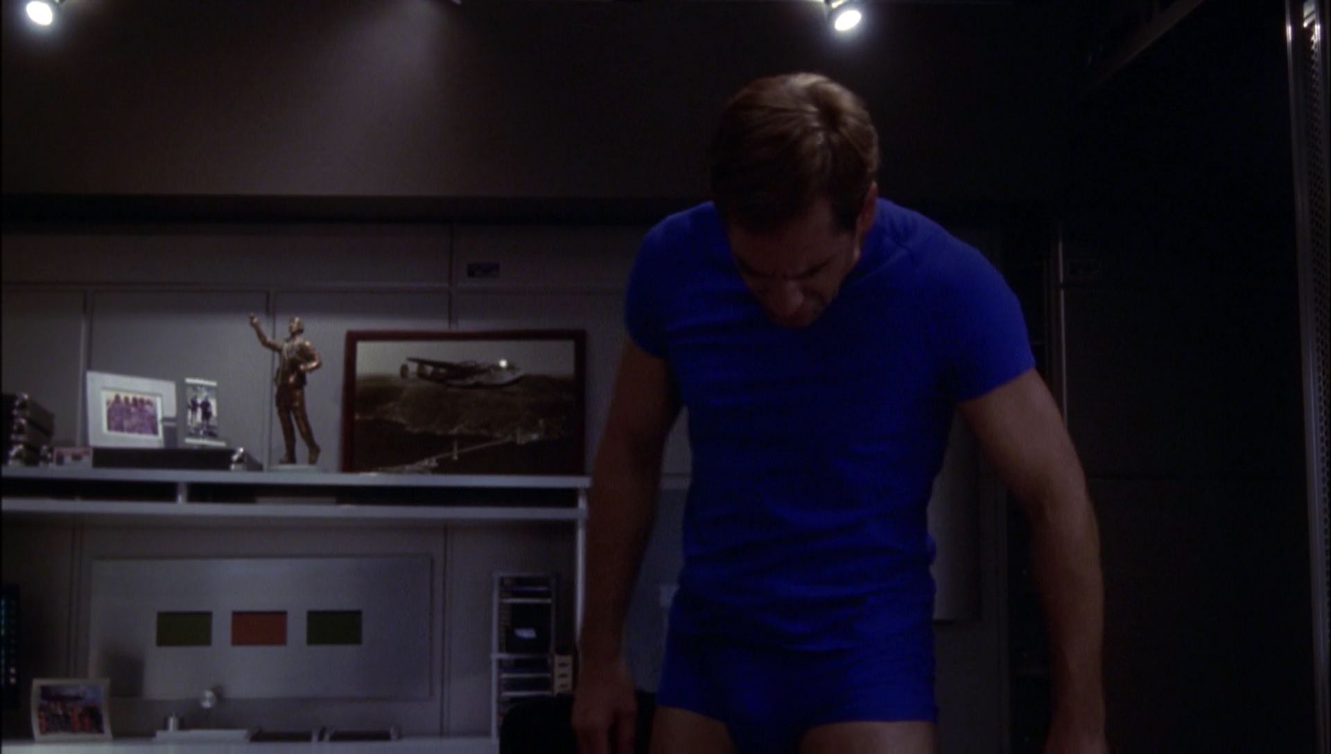 ariane179254_Enterprise_1x01-1x02_BrokenBow_4159.jpg