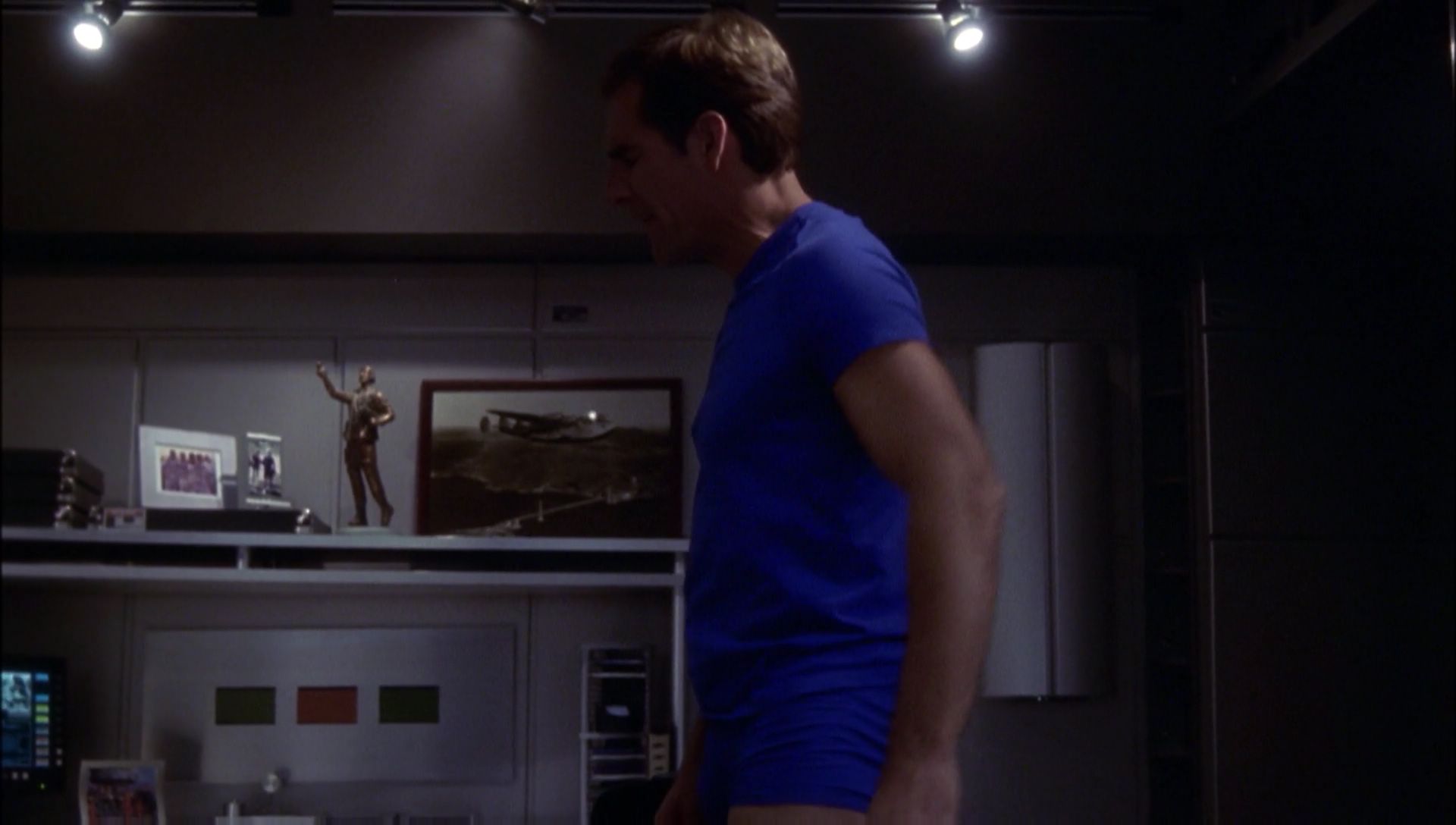 ariane179254_Enterprise_1x01-1x02_BrokenBow_4162.jpg