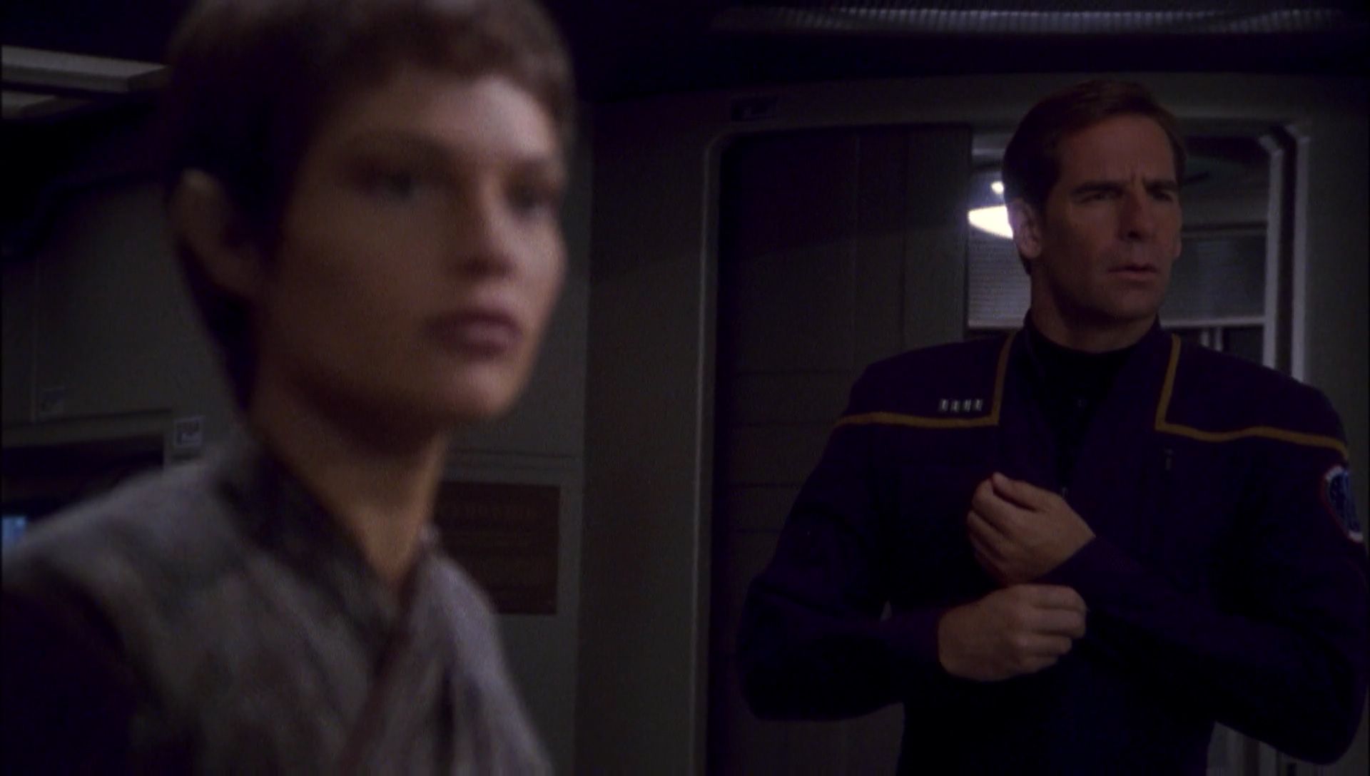 ariane179254_Enterprise_1x01-1x02_BrokenBow_4213.jpg