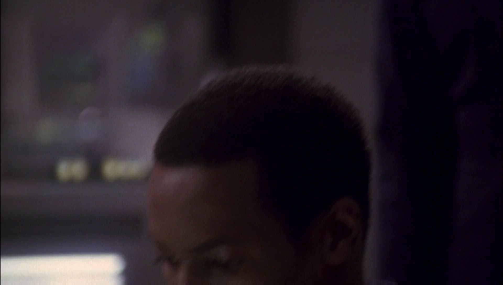 ariane179254_Enterprise_1x01-1x02_BrokenBow_4240.jpg