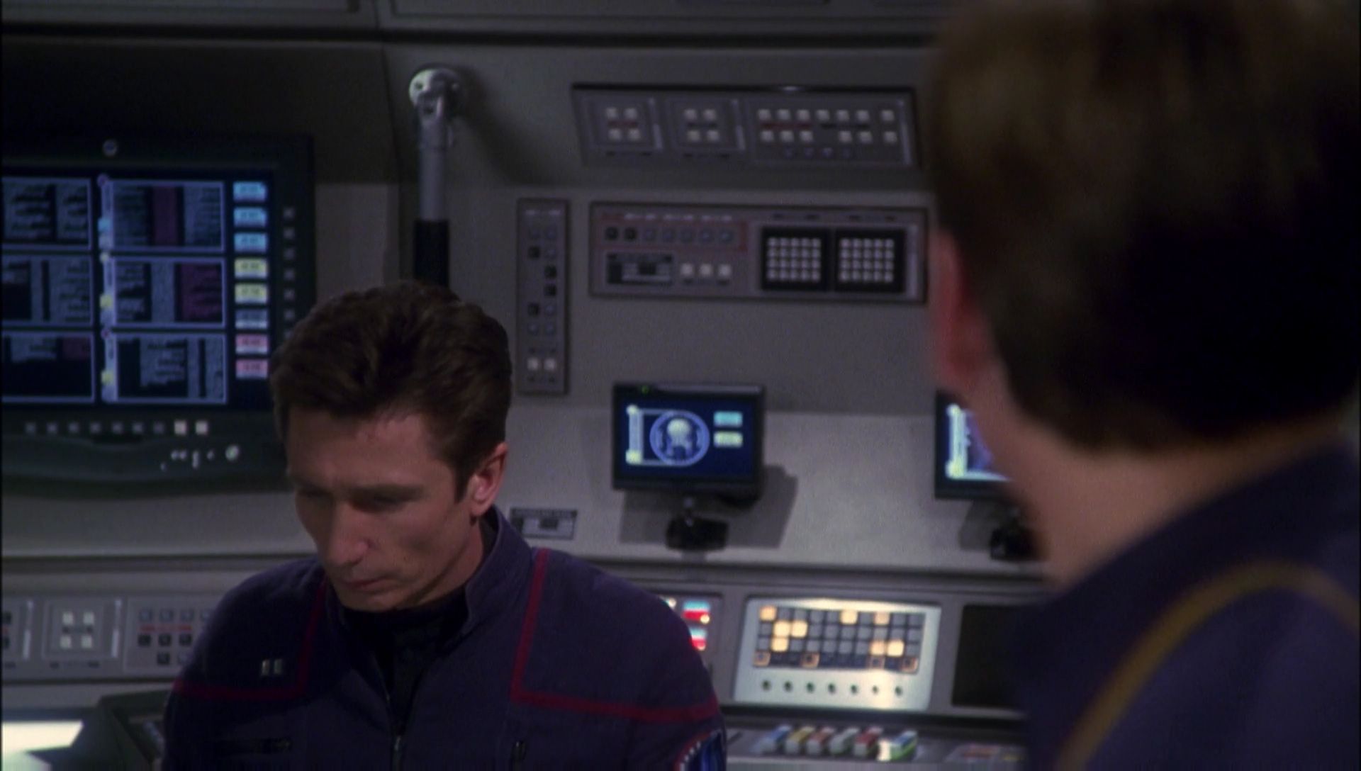 ariane179254_Enterprise_1x01-1x02_BrokenBow_4251.jpg